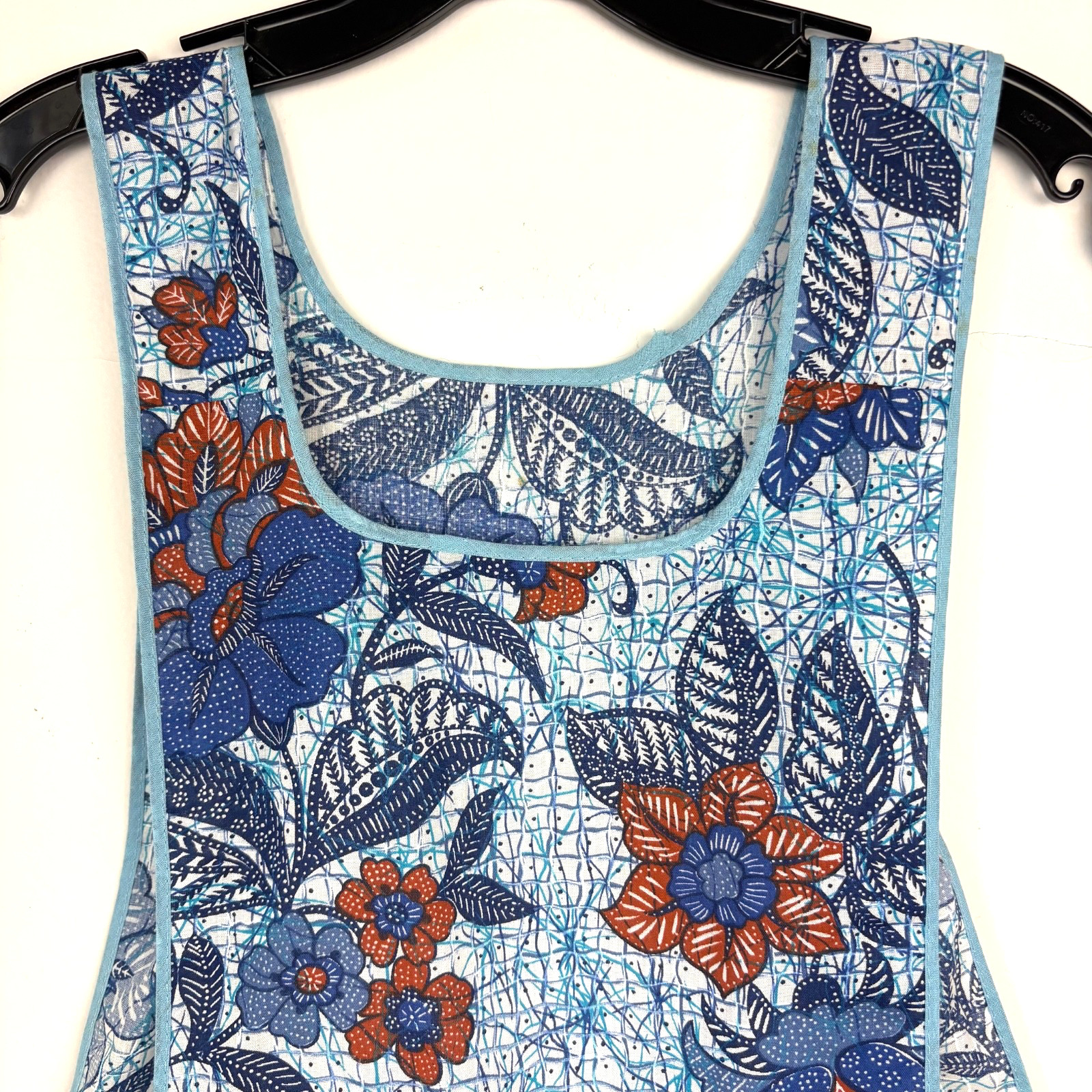 Vtg Fruit Of The Loom Bib Tie Back Easy Care Apron Blue Floral Pockets NOS READ
