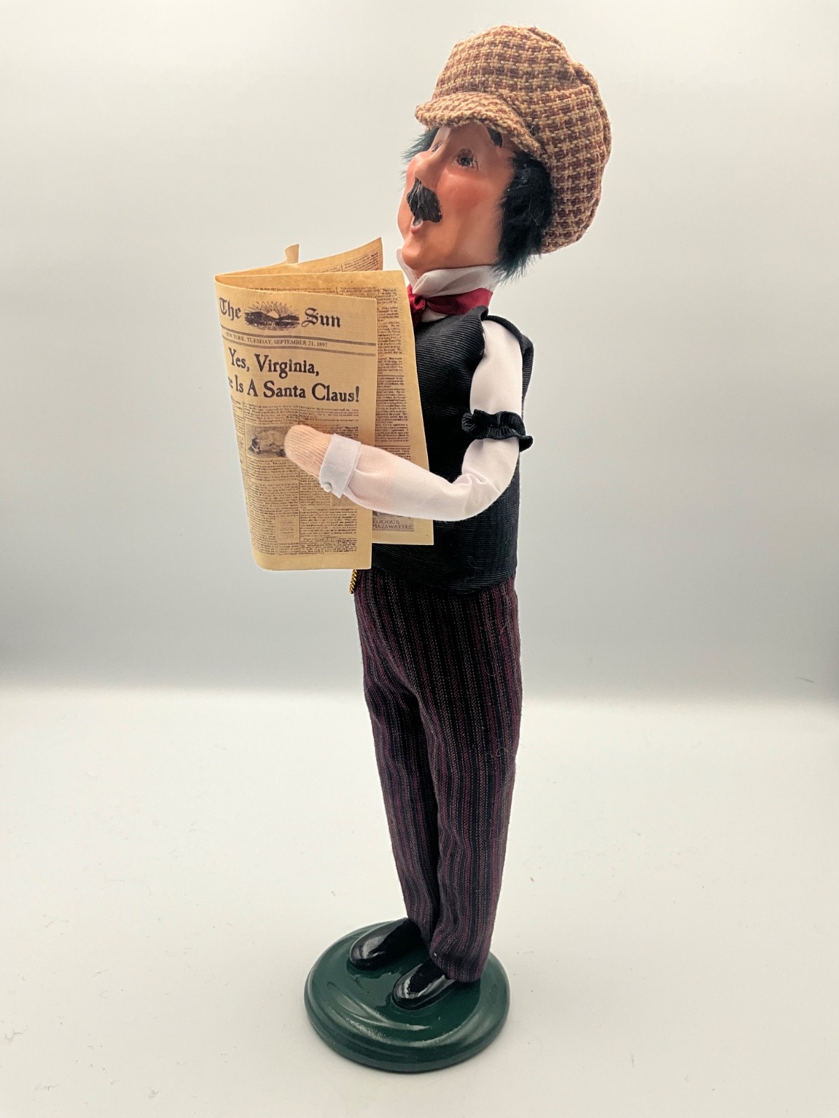 Byers Choice 2011 Yes Virginia There is a Santa Claus Newspaper Newsman