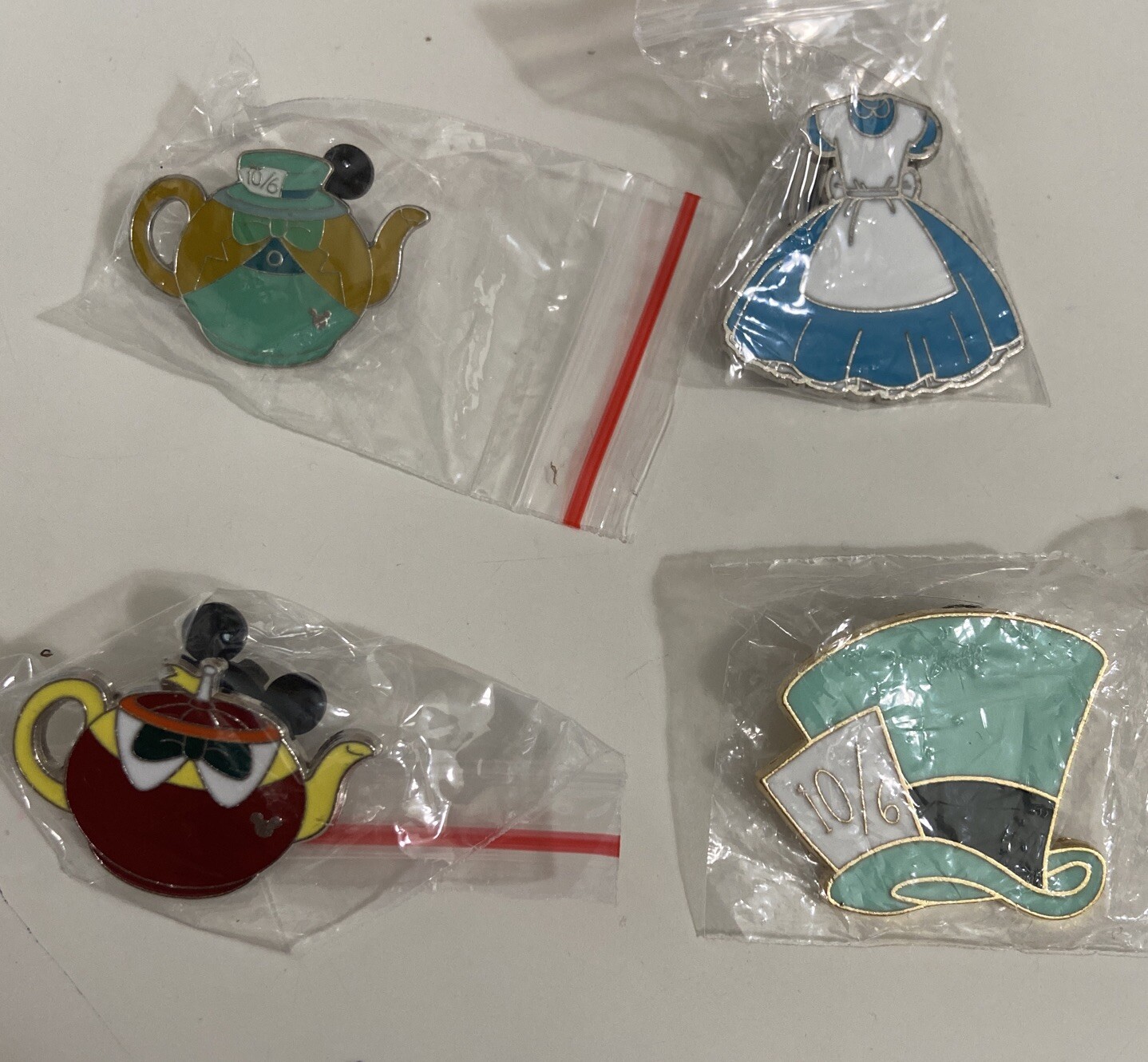Disney ALICE Mad Hatter Queen Lot of 4 pins