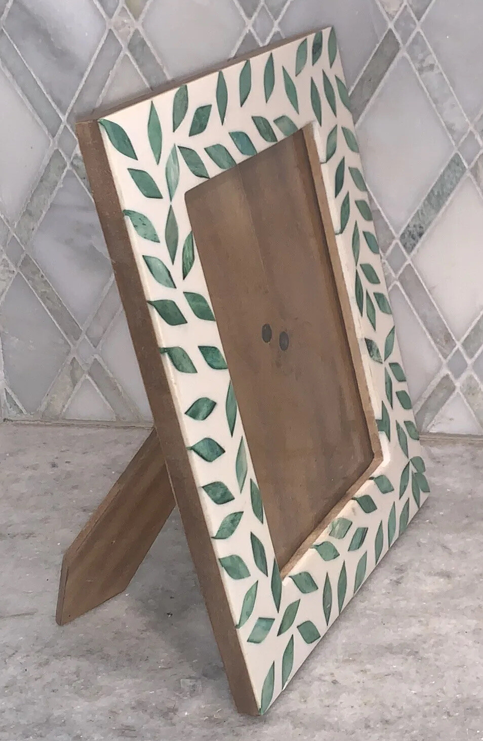 Green Leaf 2014 Wood Photo Frame Picture Portrait 7.5”x9.5” (5”x7”)