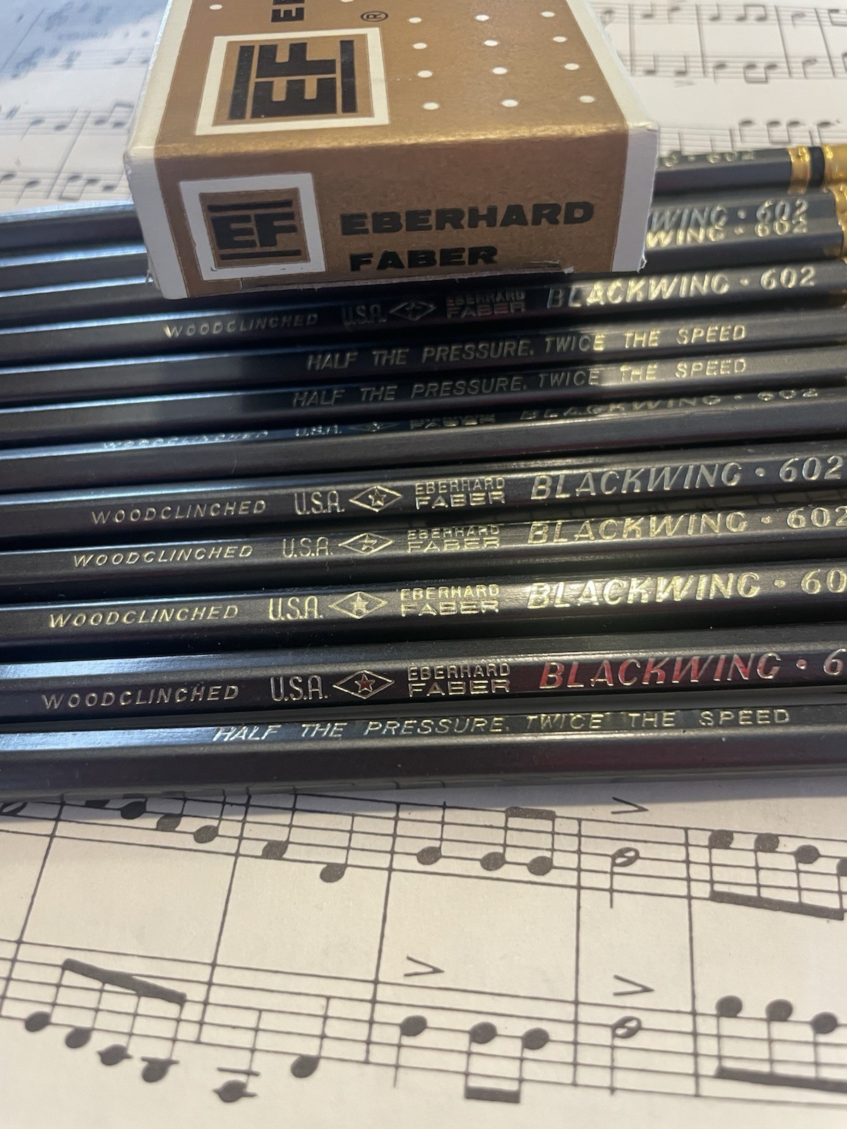 Vtg One (1) Eberhard Faber Blackwing 602 Woodclinched Pencil Unsharpened NO BOX