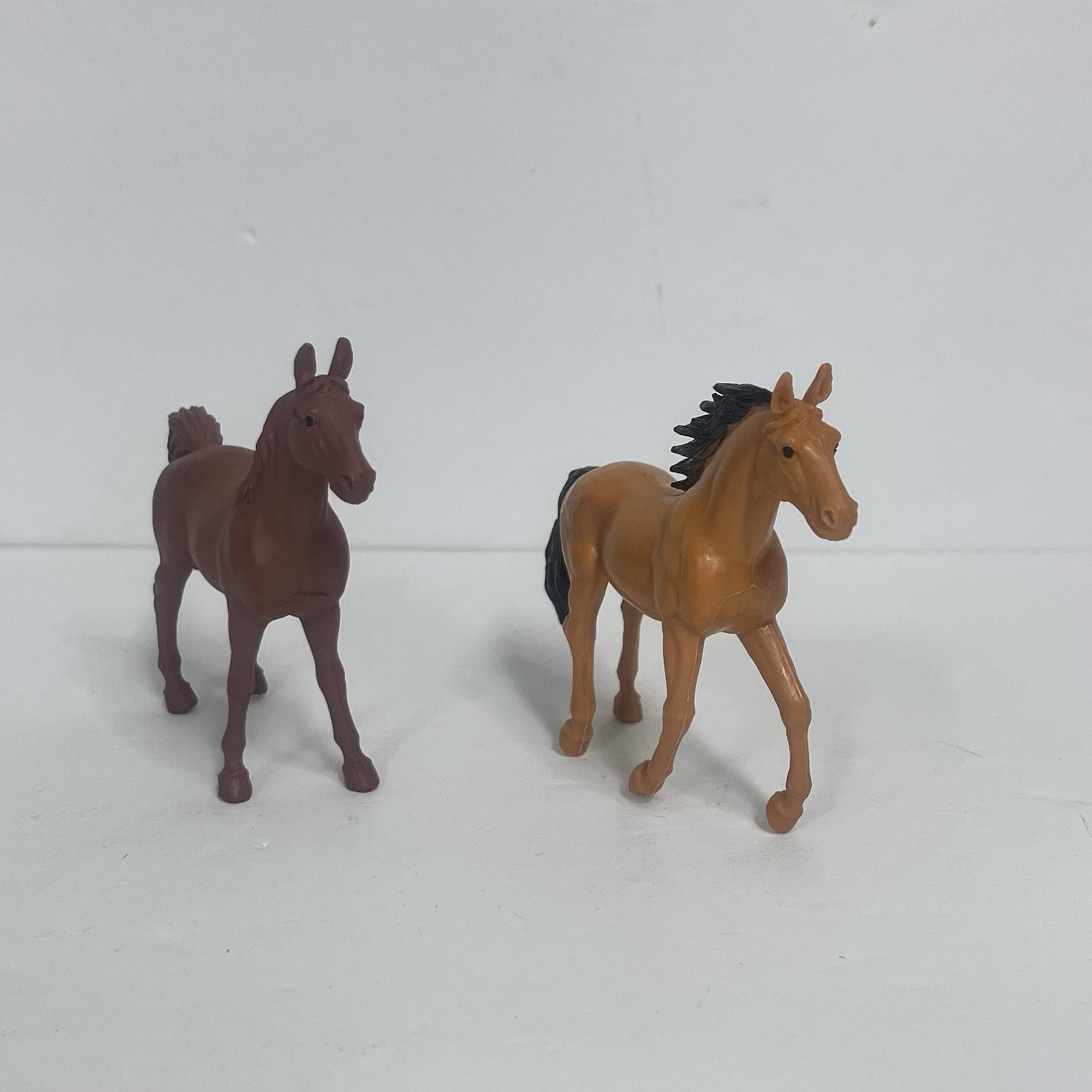 new ray toys pvc plastic horses lot of 2 brown tan and black