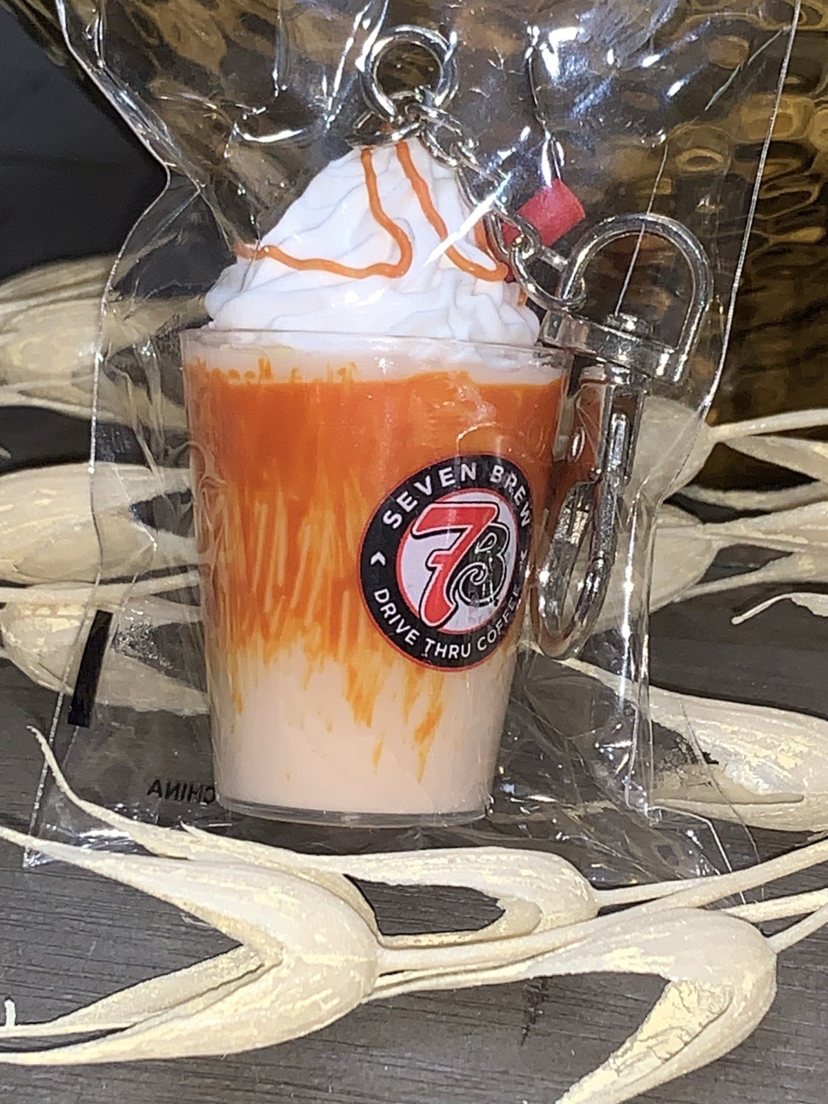 B7 1-7 Brew Blondie Charm Limited Edition Drink Keychain Restaurants & Fast Food