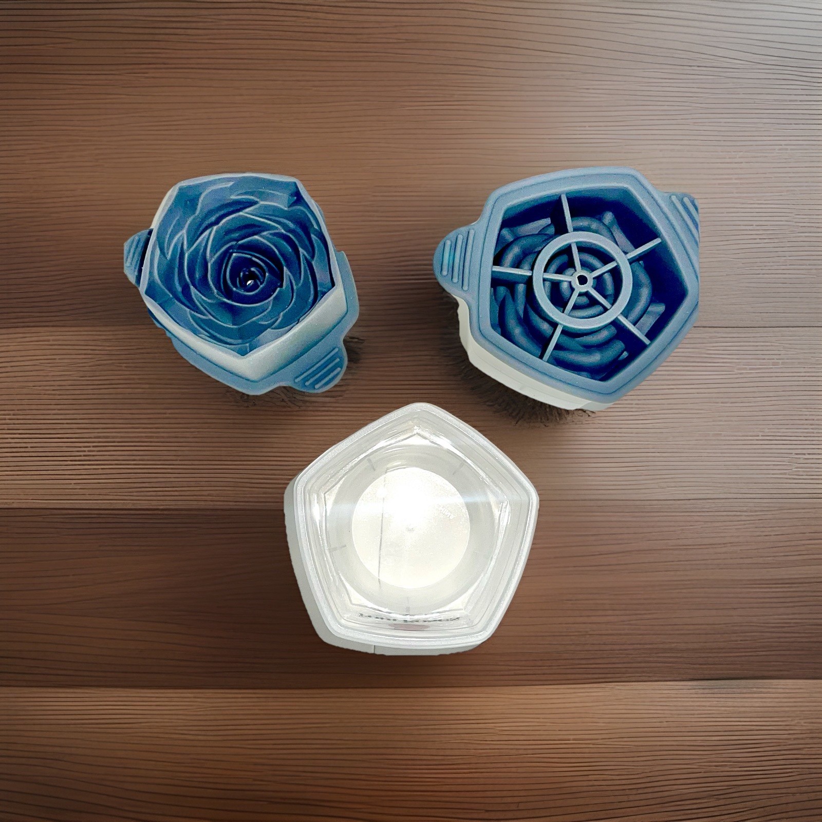 Four Roses Kentucky Bourbon Silicone Rose Shape Ice Molds (Set Of 2) – NEW