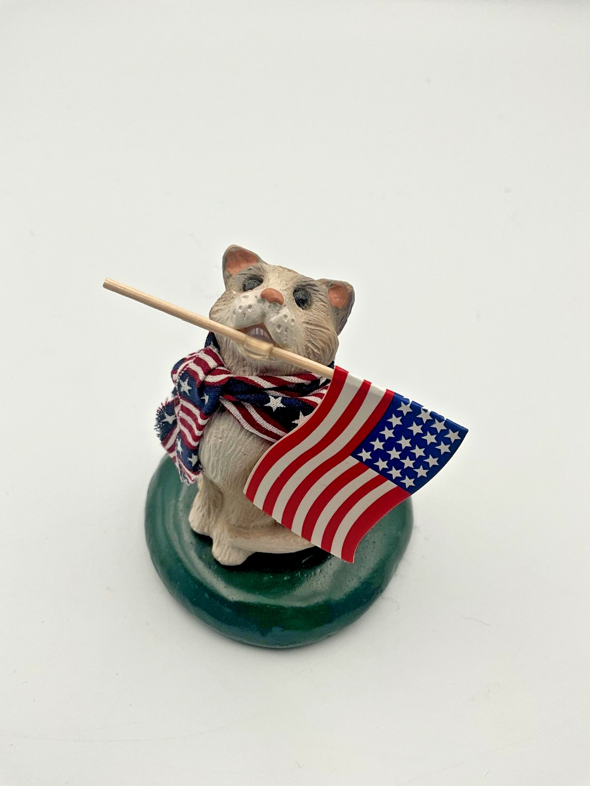 Byers Choice Patriotic Cat w/ Red White & Blue Stars & Stripe Scarf & Flag