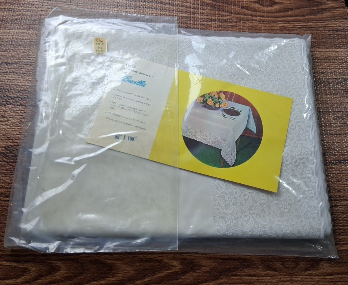 Venice easy care tablecloth Bucilla 60×108″ White Linen Texture Soft Vinyl Vtg