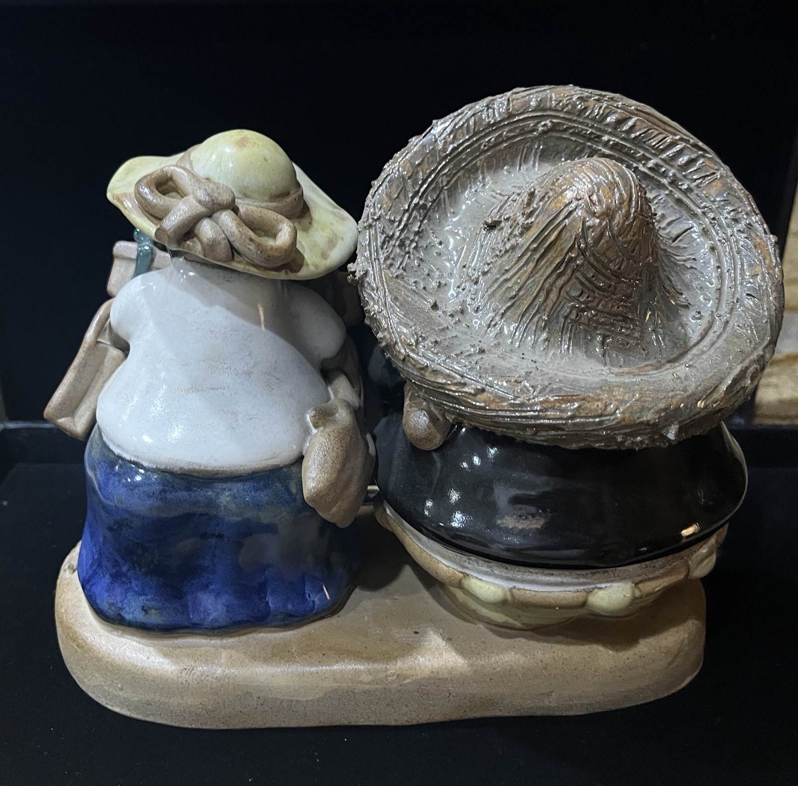 RODO PADILLA CERAMIC POTTERY MAN AND WOMAN SHOPPING SCULPTURE