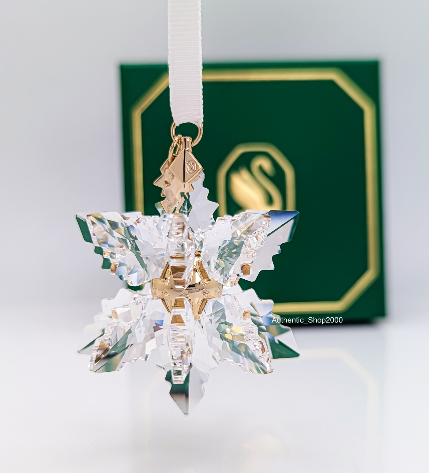 New SWAROVSKI Annual Limited Edition White 3D Ornament 2024 W Gift Box 5674347