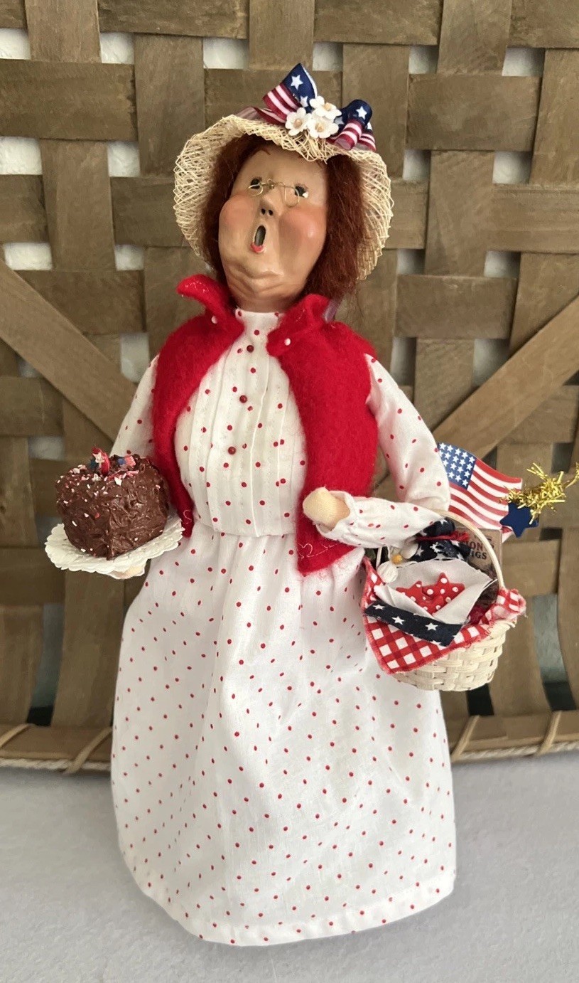 Byers Choice 4th Of July Woman w/Picnic Basket Cake Sparkler & Sign, Redressed