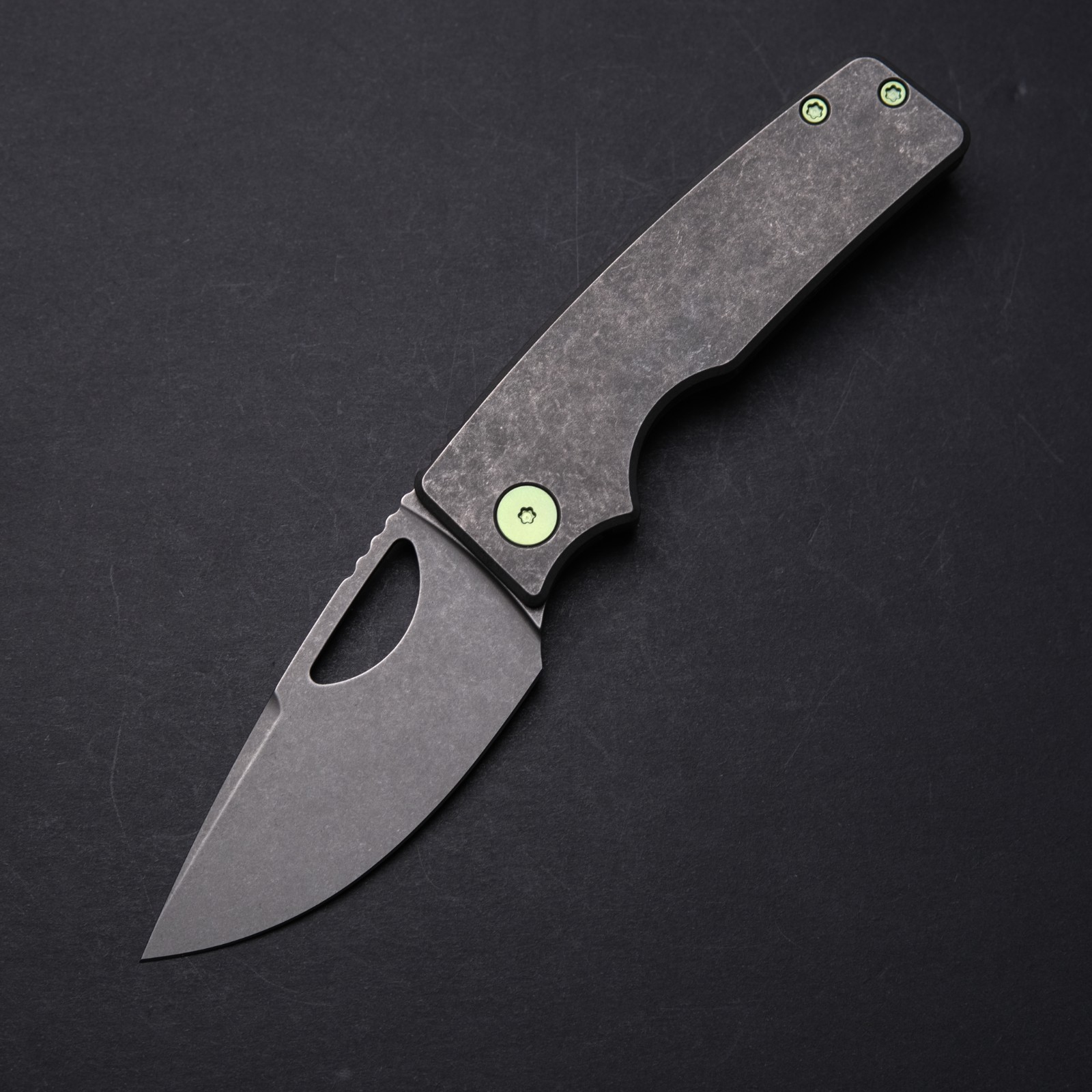 OZ Machine Co Roosevelt – Smooth Stonewashed Titanium / Green Hardware / XHP
