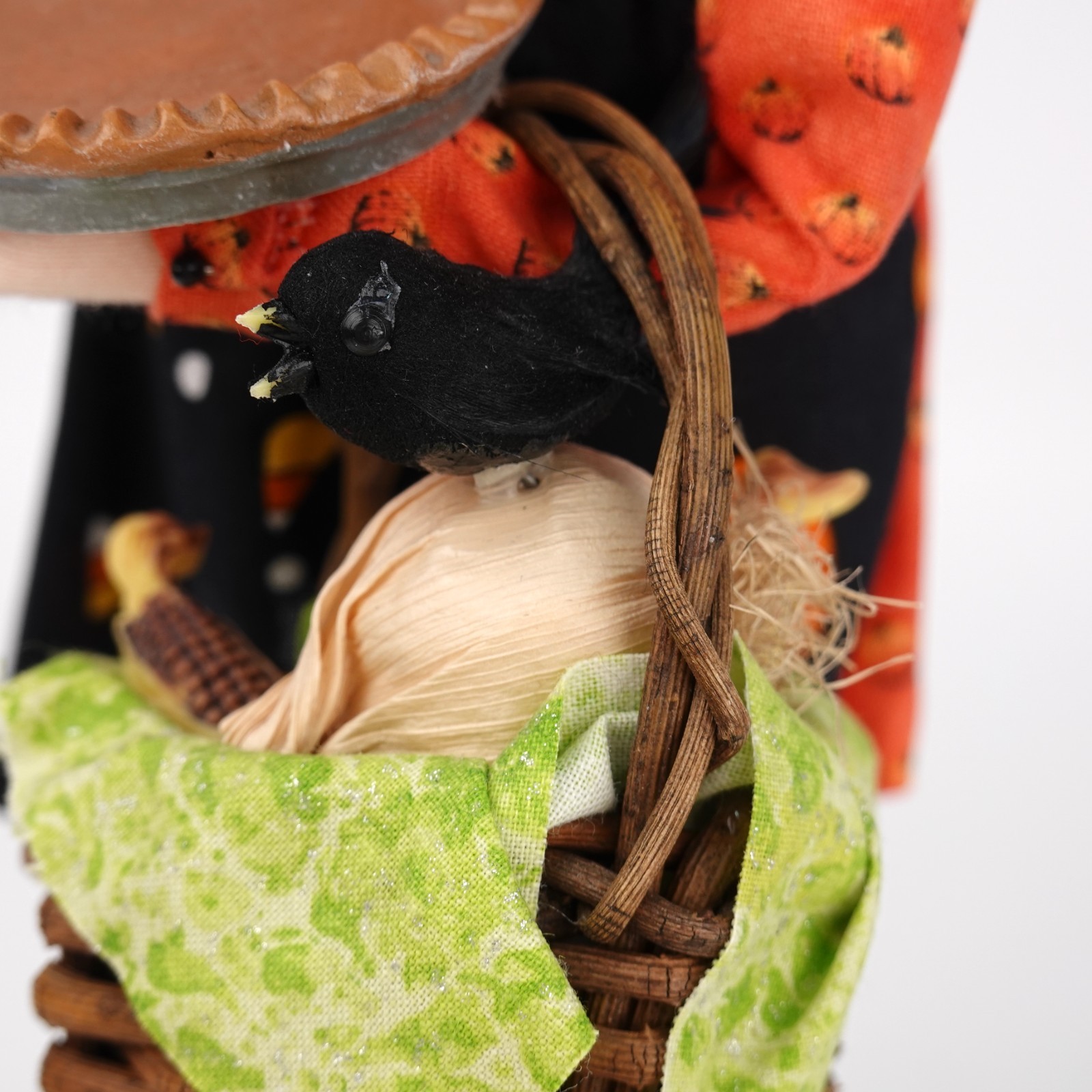 Byers Choice 2008 Thanksgiving Harvest Woman Pie Crow Corn Basket Signed RARE