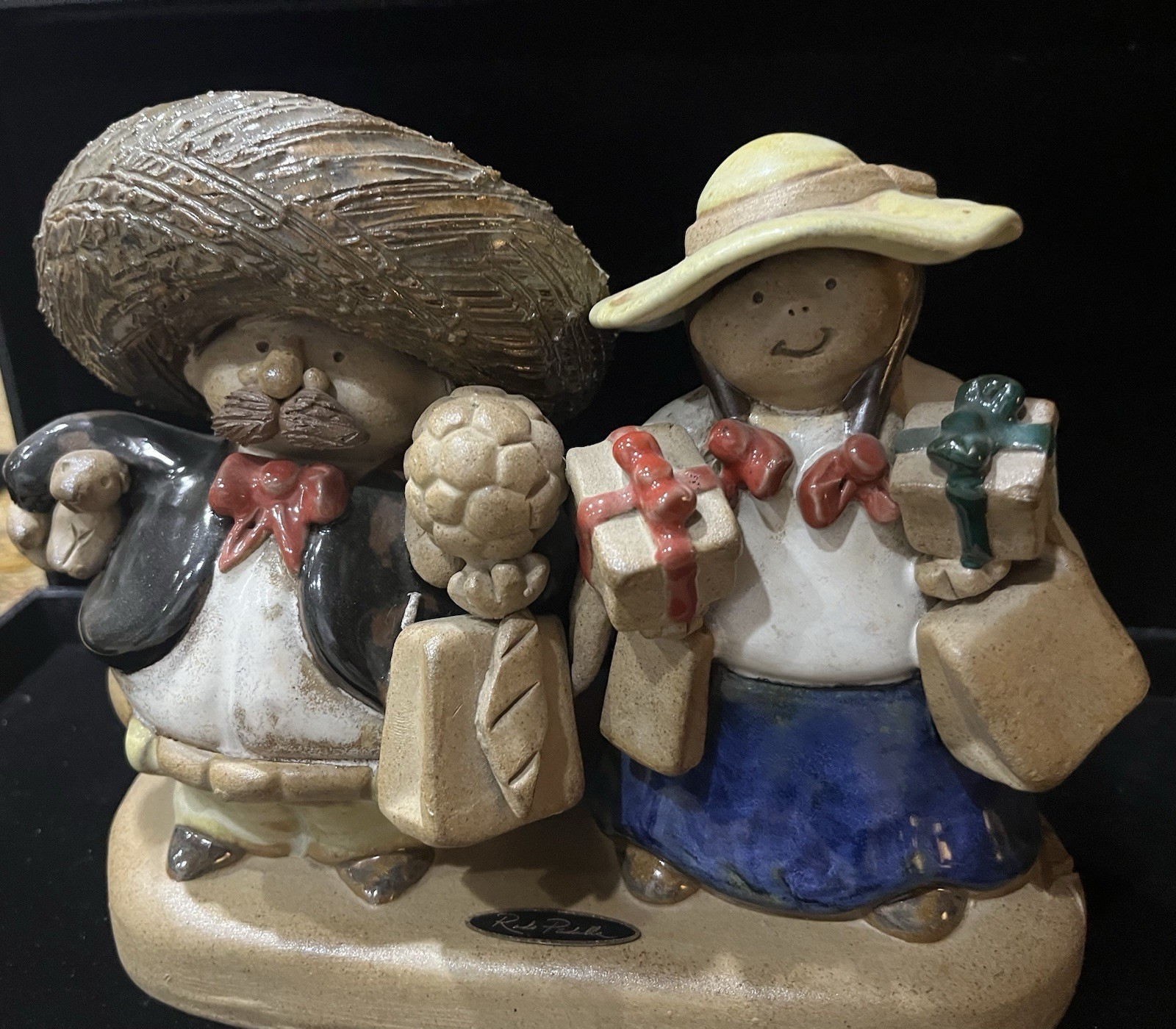 RODO PADILLA CERAMIC POTTERY MAN AND WOMAN SHOPPING SCULPTURE
