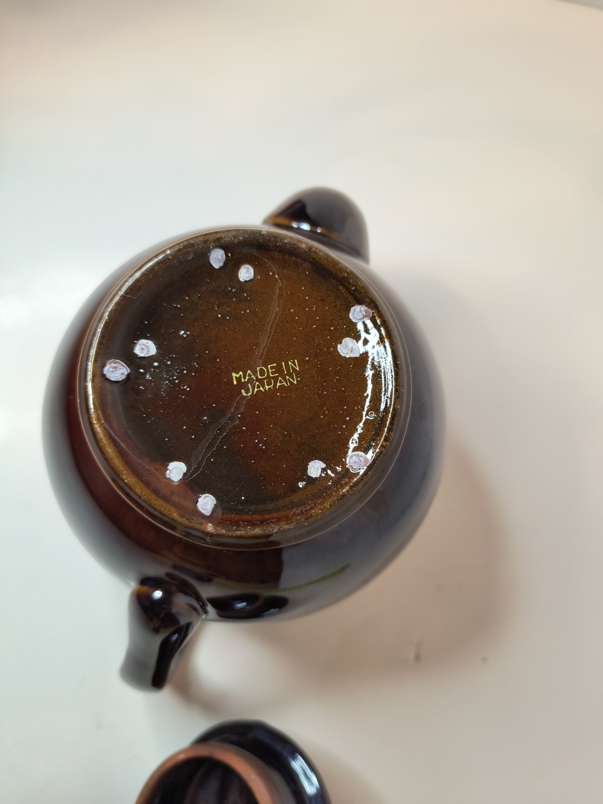VTG BLACK TEAPOT W/MORIAGE HANDPAINTED GREEN RED YELLOW FLORAL MADE IN JAPAN.