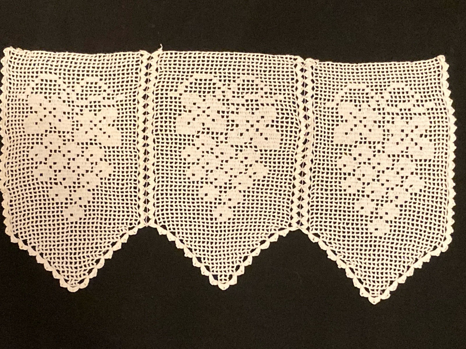 Vintage Filet Crochet Cotton Antimacassar Doily Grapes 17″x9″