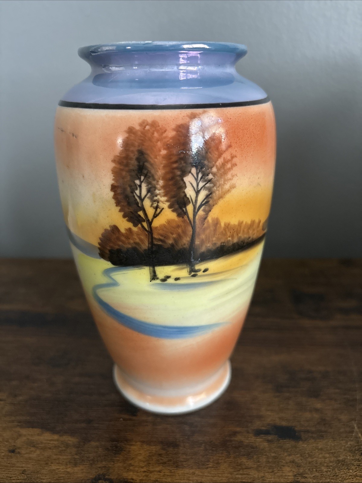 VTG NORITAKE “TREES IN THE MEADOW” PEARLESCENT VASE W/WOODEN STAND APROX 7”