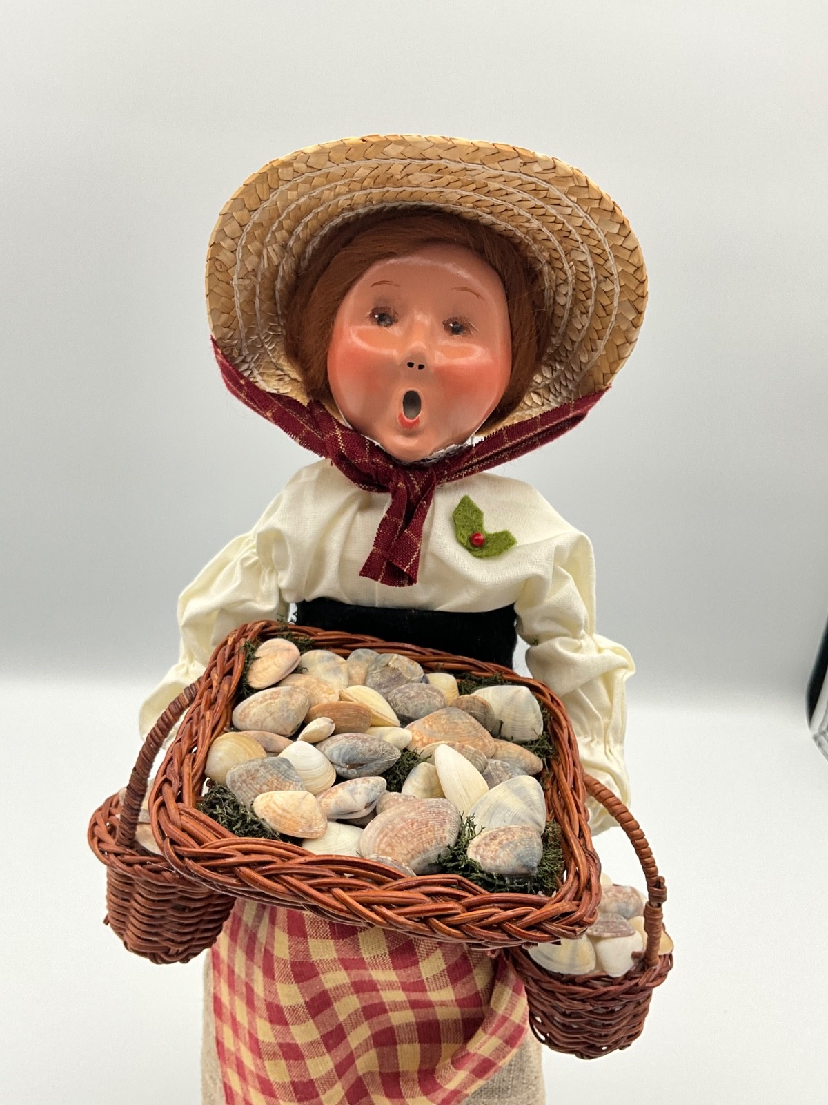 Byers Choice 2018 Molly Selling Cockles & Seashells in Baskets HTF