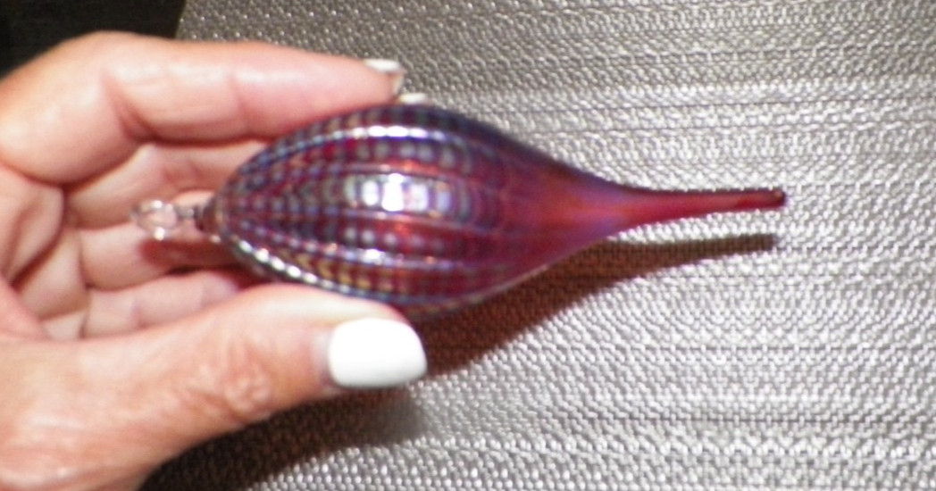 VINTAGE 1991 CORREIA ART GLASS ORNANAMENT PINK WITH GOLD SIGNED
