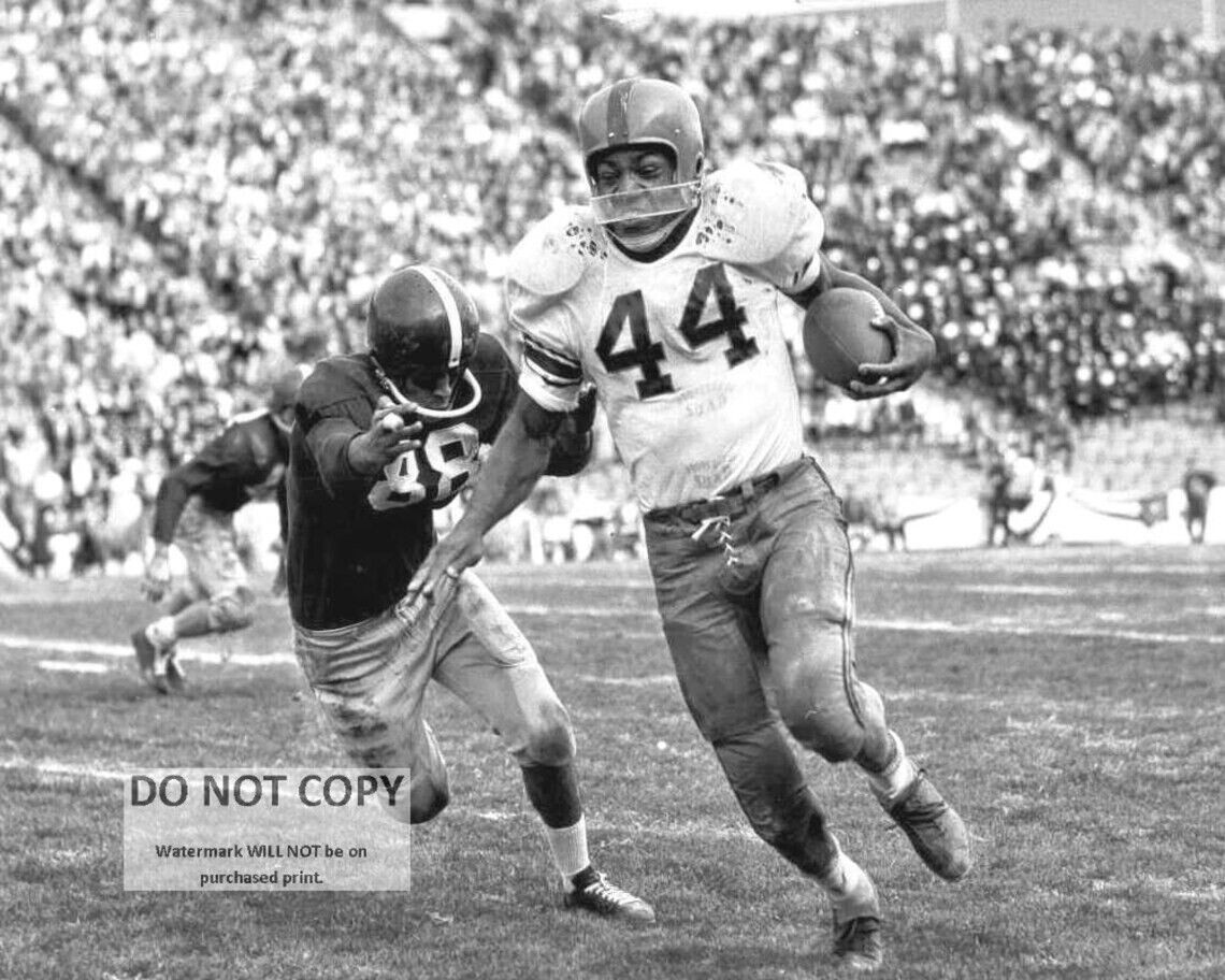JIM BROWN IN THE 1957 COTTON BOWL – 8X10 SPORTS PHOTO (CC-554)