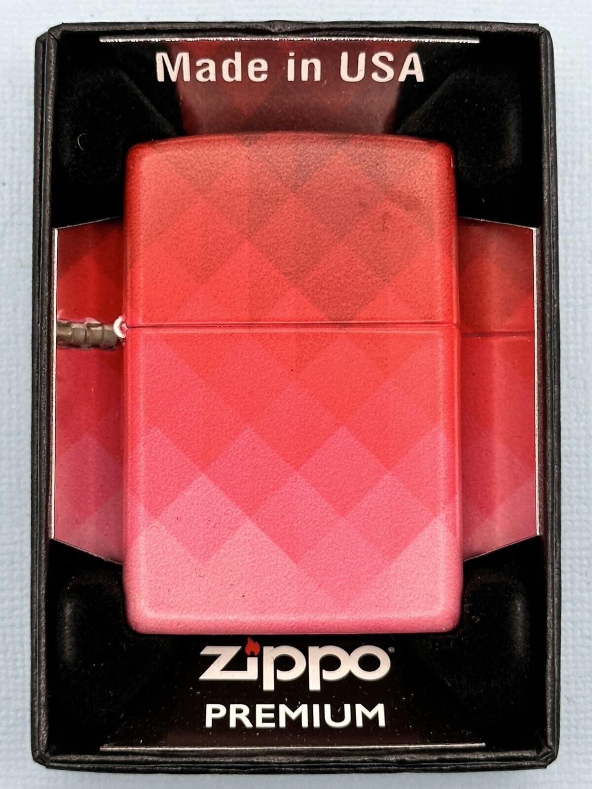 Ombré Pixel Design 46129 Pink 540 Color Zippo Lighter NEW