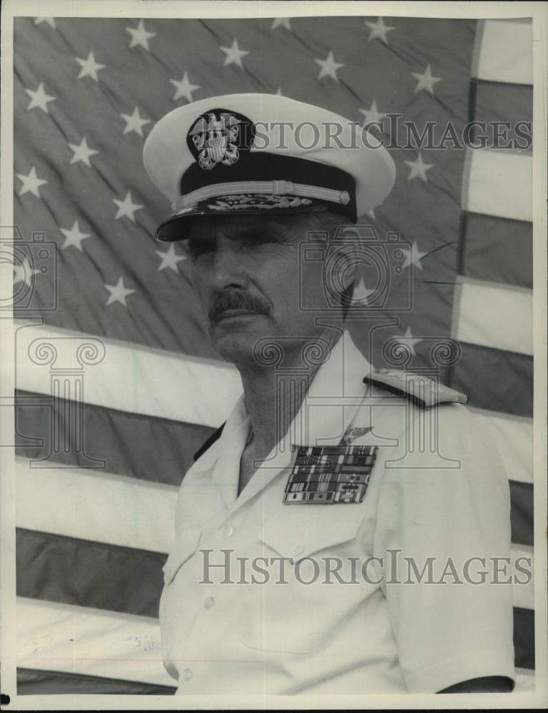 1984 Press Photo Dennis Weaver as Thomas Mallory in „Emerald Point N.A.S.“