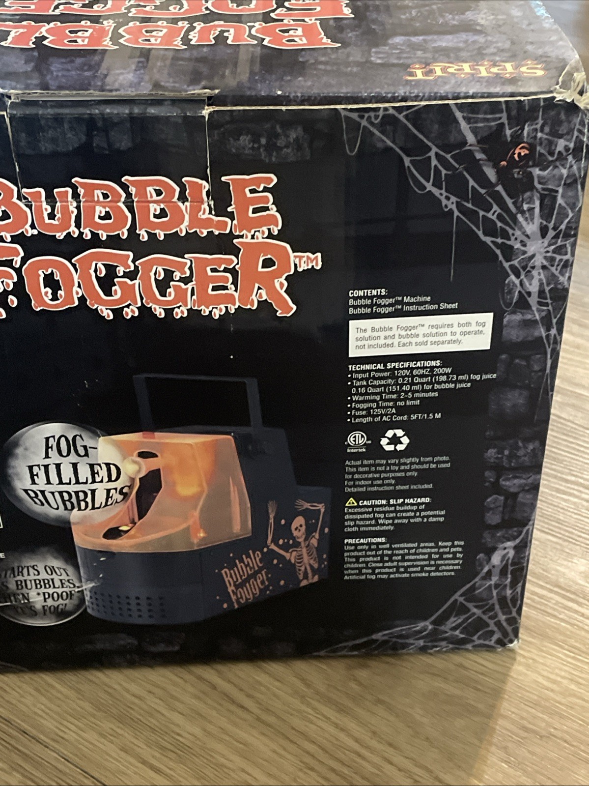 Spirit Halloween branded „Bubble Fogger“ designed to fill bubbles with fog New