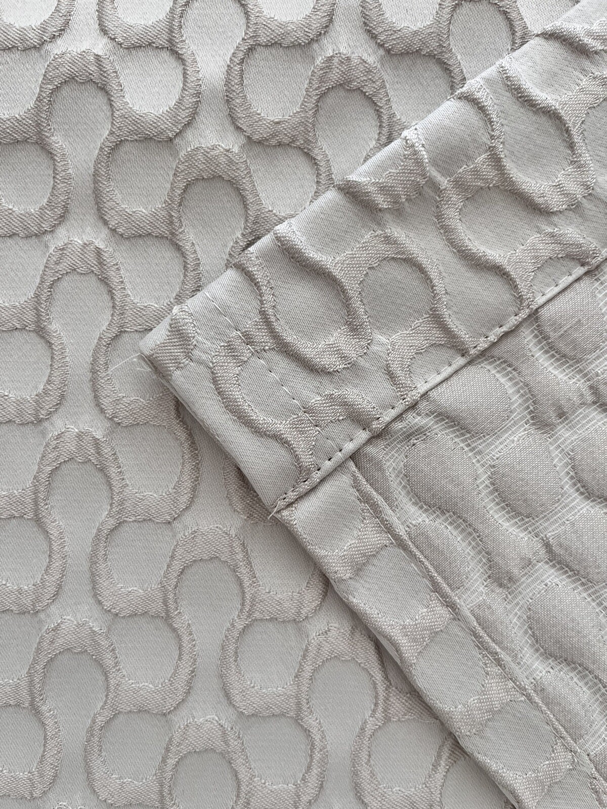 JAB Anstoetz „ARLEEN“ Ivory- Small scale Jacquard-washable-50.5″W x 91″L