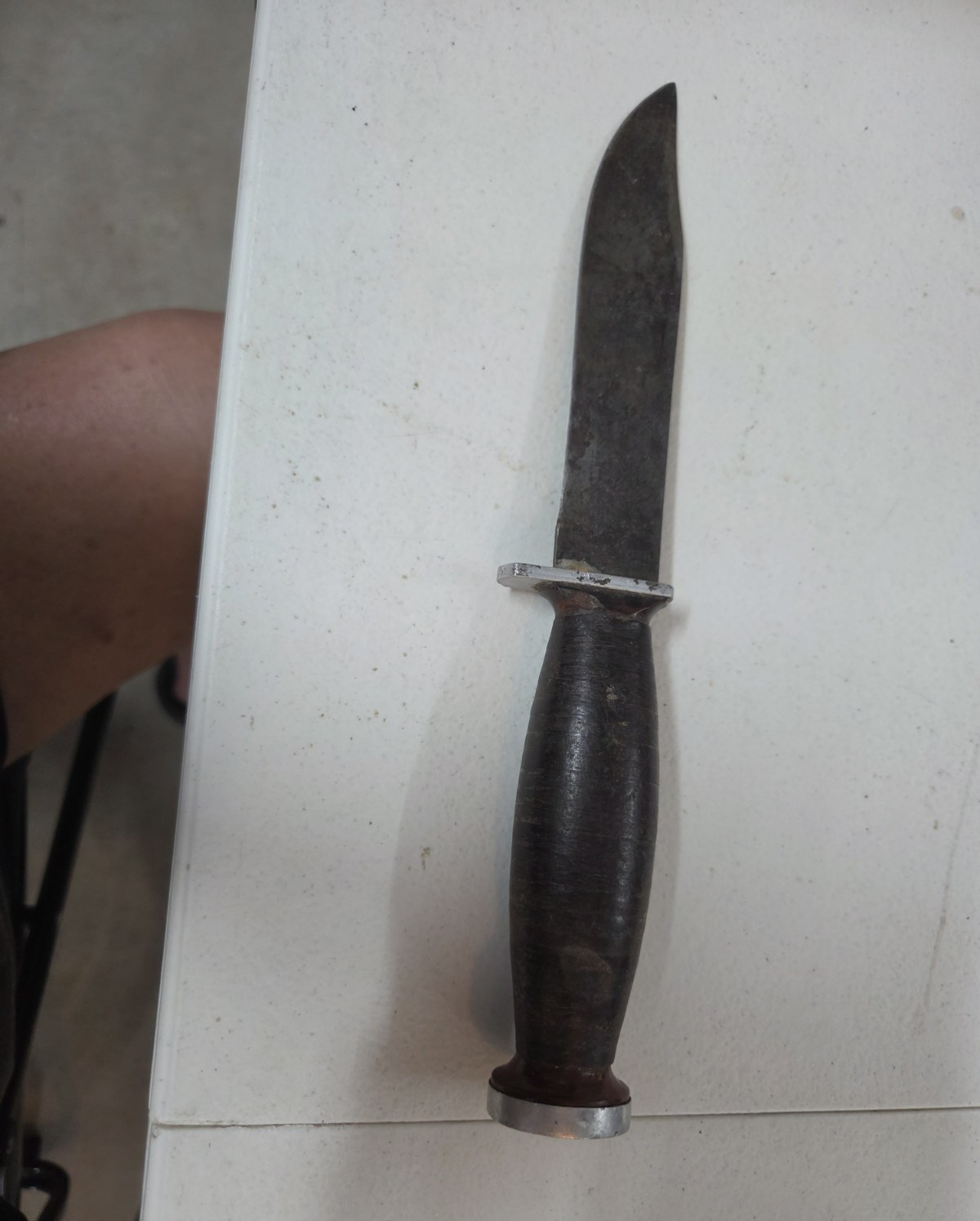 Fixed Blade Hunting Knife Steel Clip Point Plain Edge Wood Handle Guard
