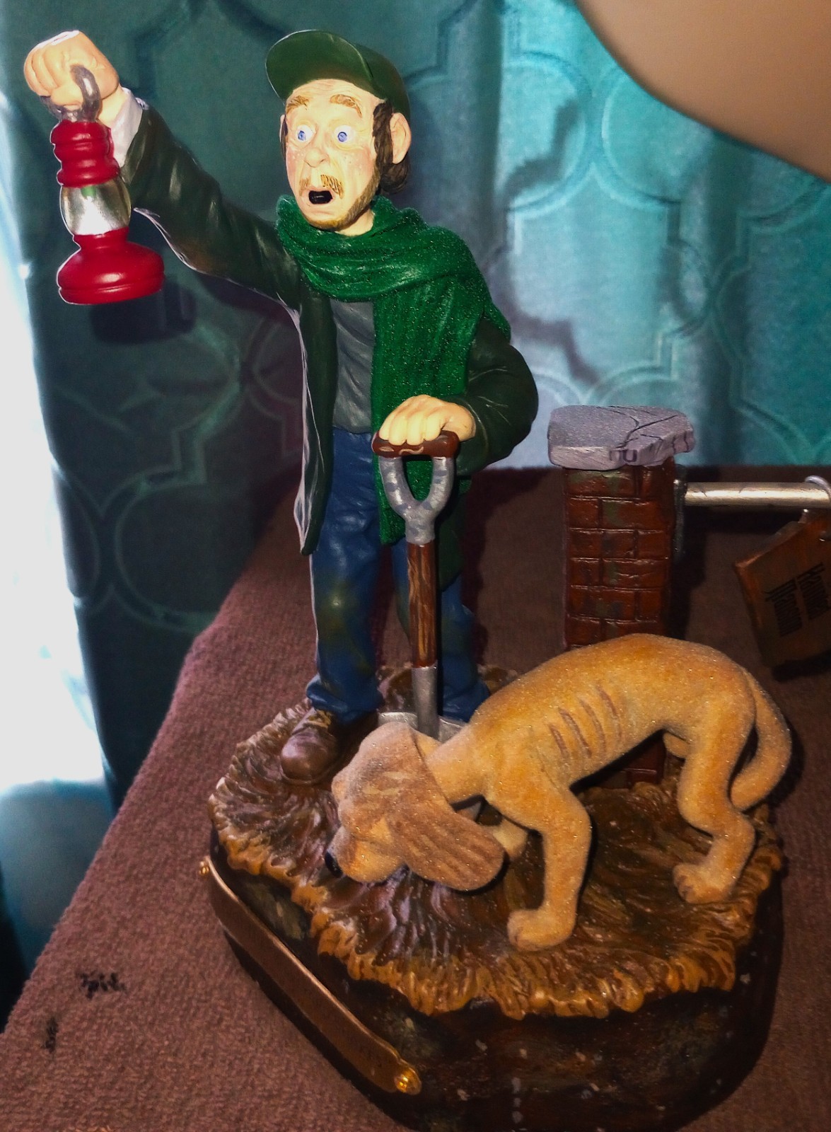 Disney Haunted Mansion statue Figure HAPPY Haunts 1ST EDITION for CANCER FUNDS