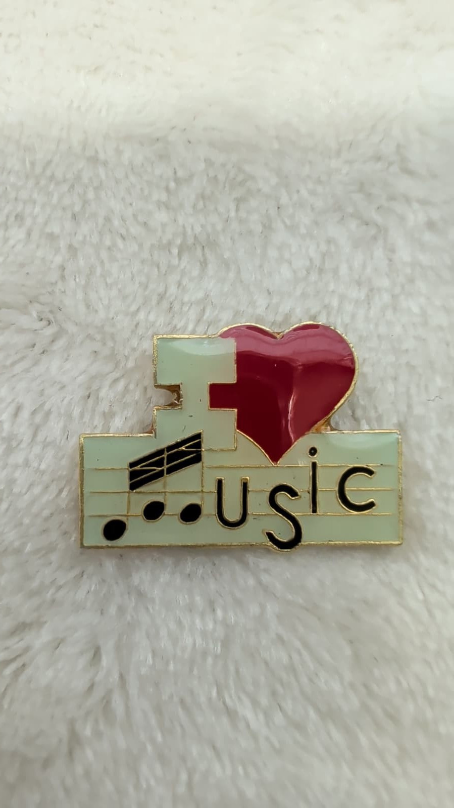 Vintage DIET COKE 1983 I LOVE MUSIC FROM ENGLAND Metal Backed 2 pins