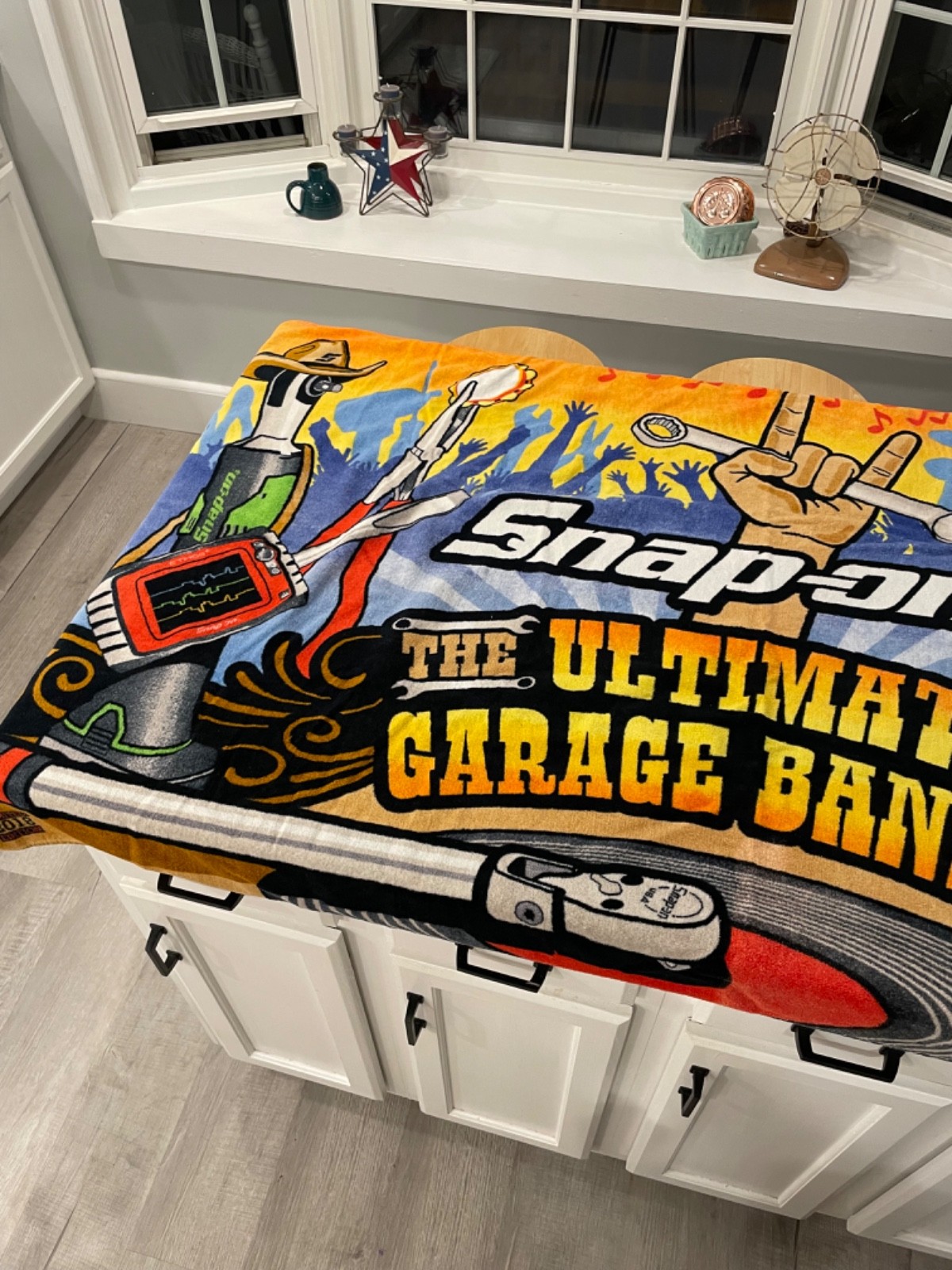 LIMITED EDITION 2018 Snap-on Beach Towel “The Ultimate Garage Band” (35×60)