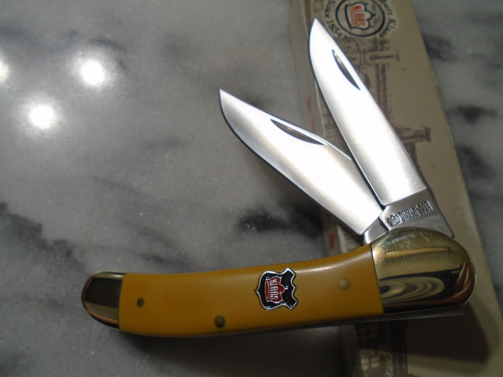 Robert Klaas Kissing Crane 2 Blade Copperhead Pocket Knife KC3214 Yellow Delrin