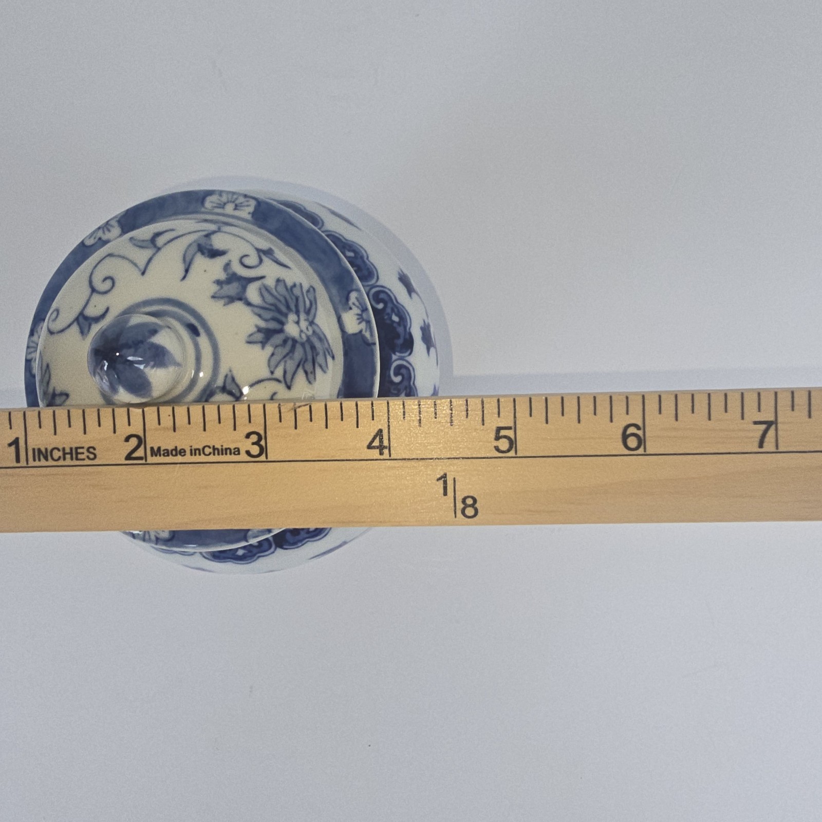 Blue & White Floral Porcelain Ginger Jar Decorative Jar w/ Lid 4.25 in Round