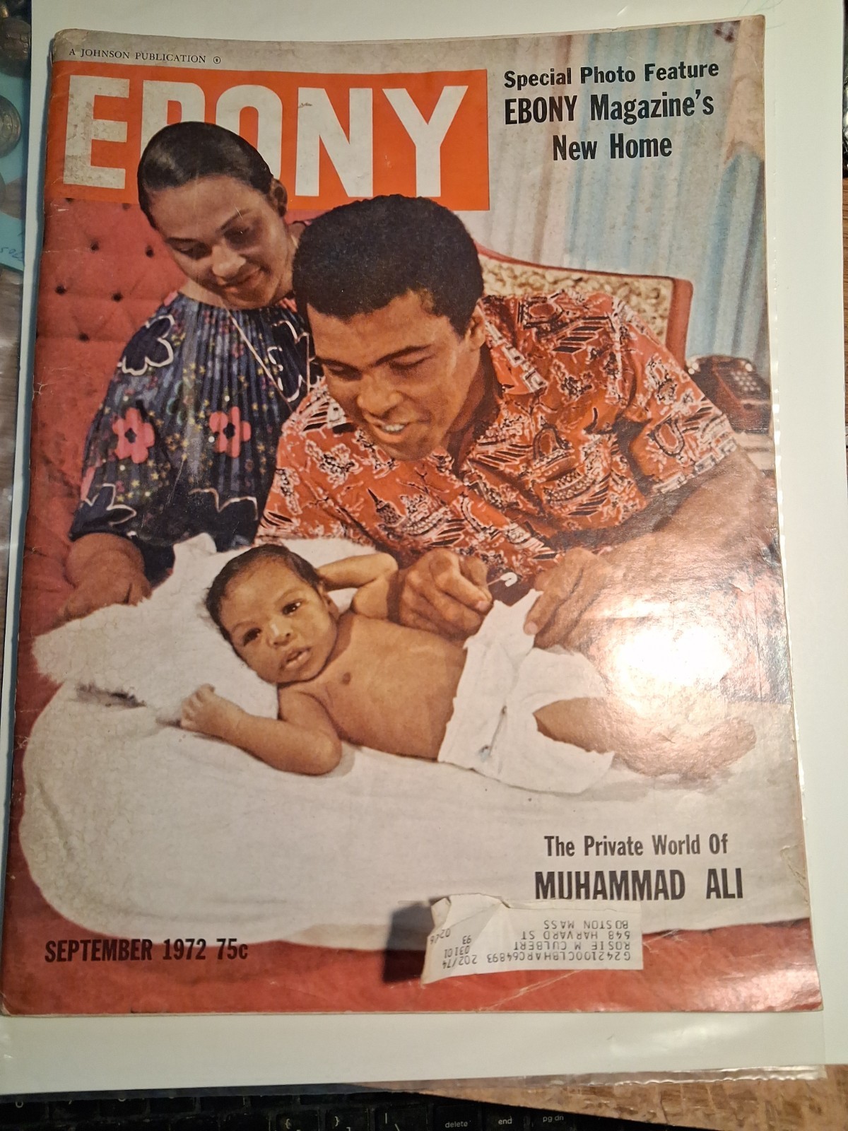September 1972 Ebony Magazine Muhammd Ali and family cover