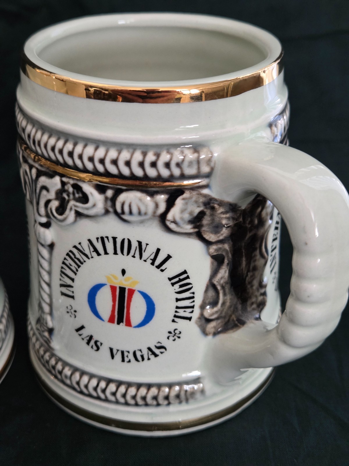 RARE 1969-71 INTERNATIONAL HOTEL Las Vegas Hilton ENESCO Mugs ELVIS Residency
