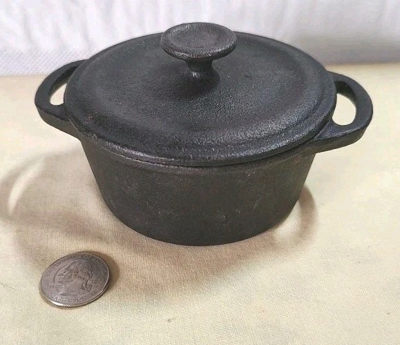 8oz .25 Qt. Tiny Cast Iron Pot Dutch Oven Bean Pot Goodcook
