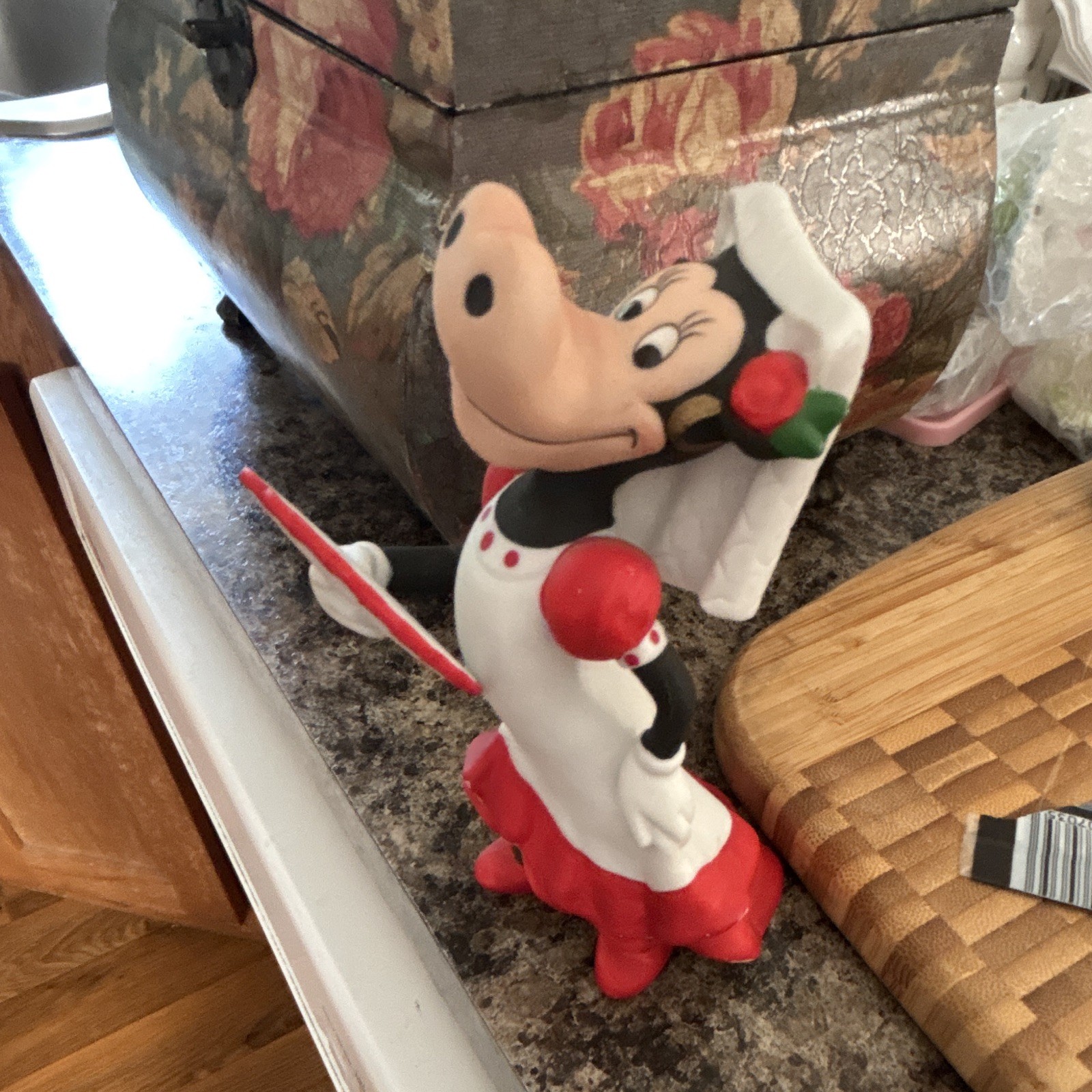 Disney Minnie Mouse Ceramic Figurine Red/White Dress, 2000-2009 Kids