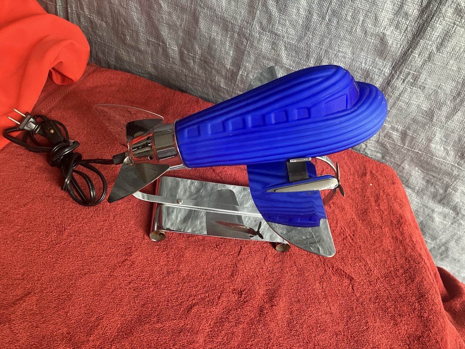 VINTAGE 1970s SARSAPARILLA ART DECO DC-3 AIRPLANE LAMP – COBALT BLUE – WORKS