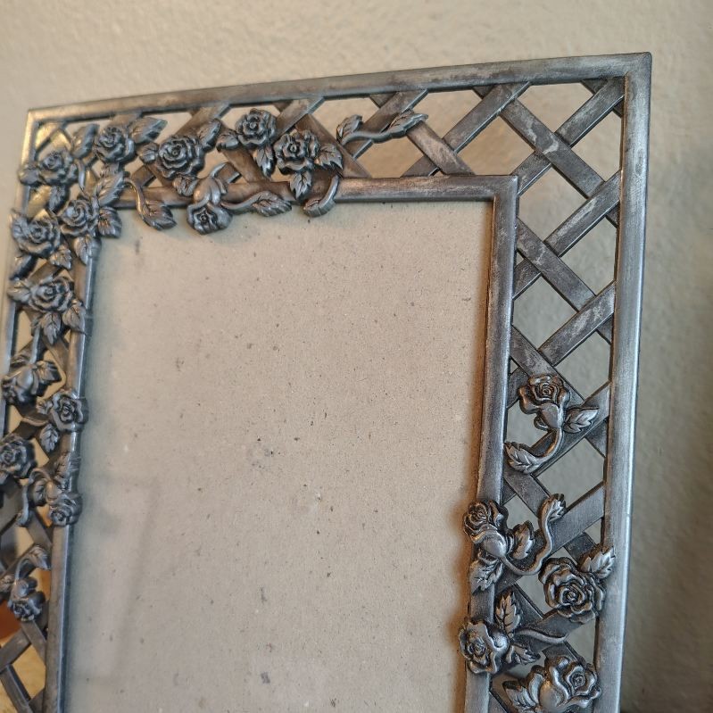 Vtg Roses & Lattice Pewter Frame Fit 5×7 Made In Taiwan Silver Dark Floral Goth