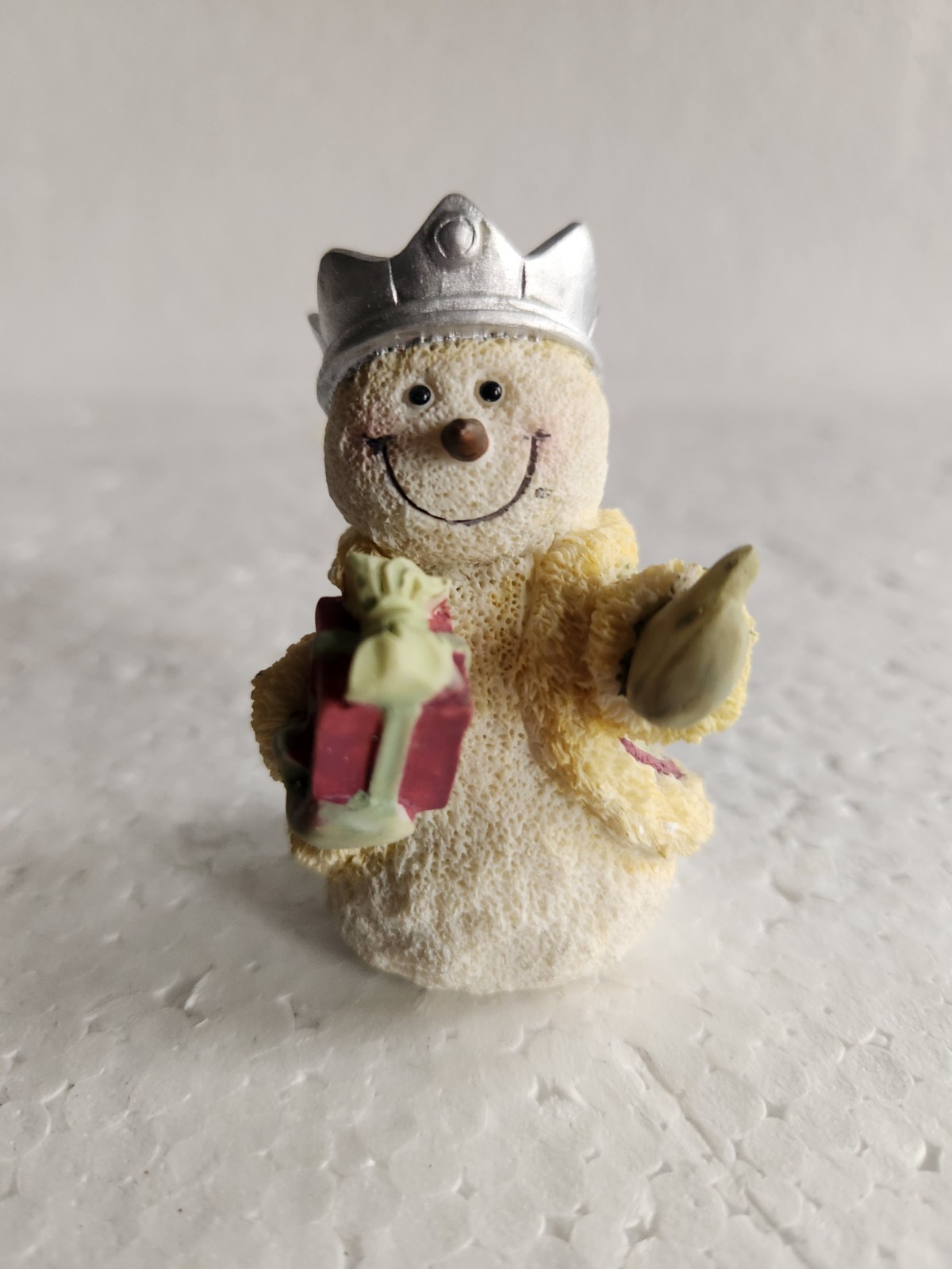 3″ Tall Snowman Christmas Figure Wearing Crown & Holding Gift • Resin