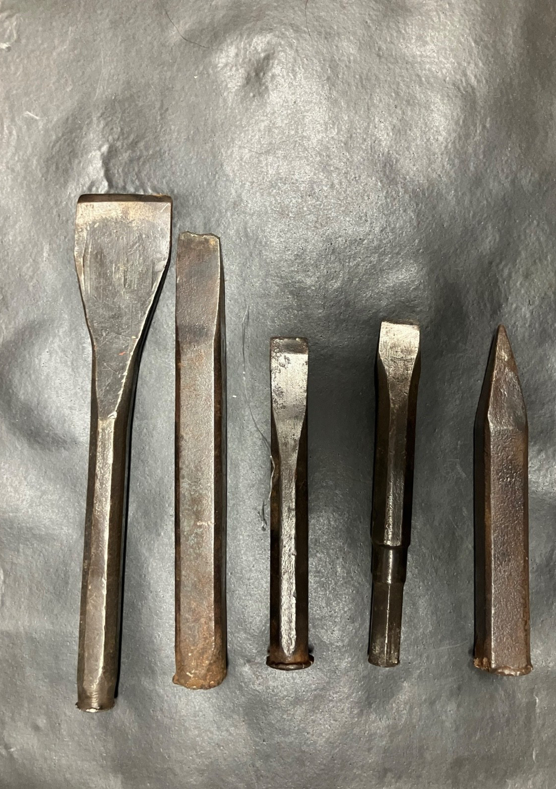 VINTAGE CHISEL AND Punches LOT OF 5 pcs. Unbranded – Used – (i)