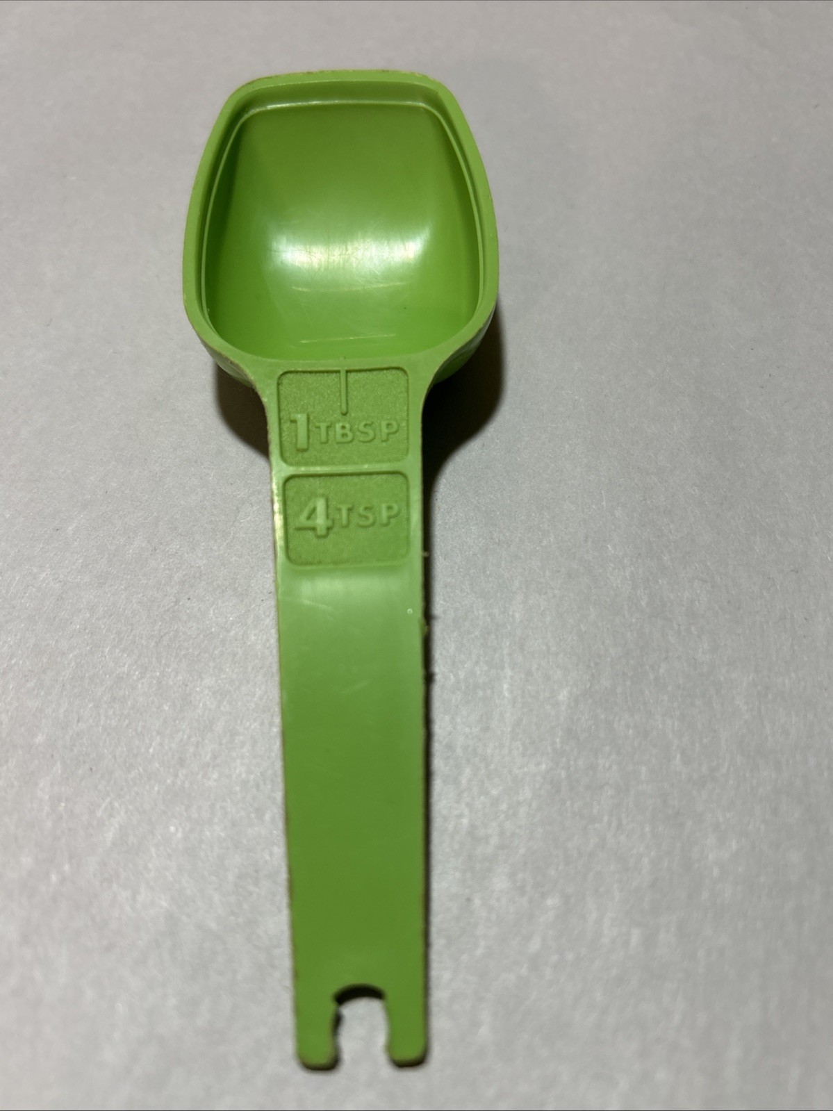 Vtg Tupperware Replacement Green 1 Tbsp/4 tsp Measuring Spoon #1272-2 Very Good