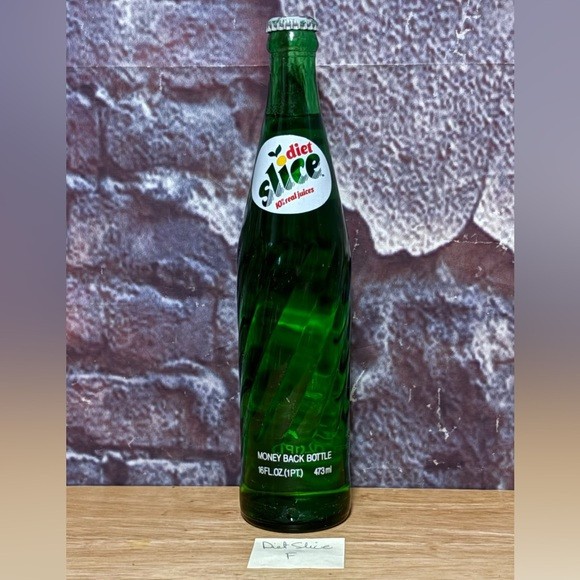 Vintage Diet Slice Green 16oz Soda Bottle Money Back Bottle SEALED (F)