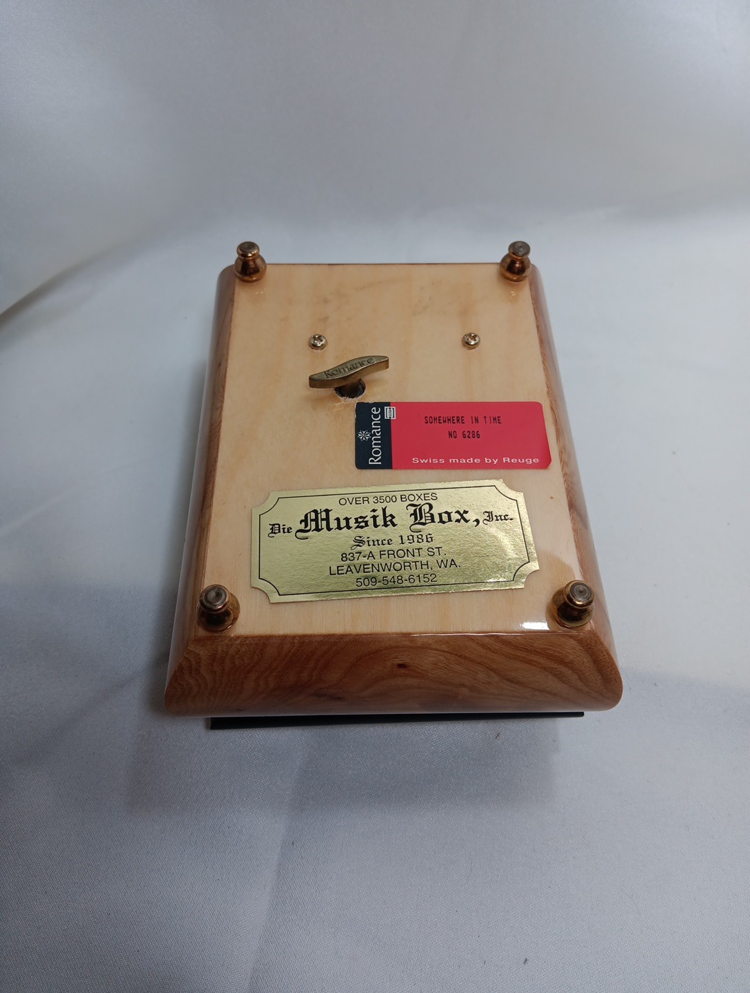 Die Musik Box Inc. Music Box with Lighthouse, Somewhere In Time