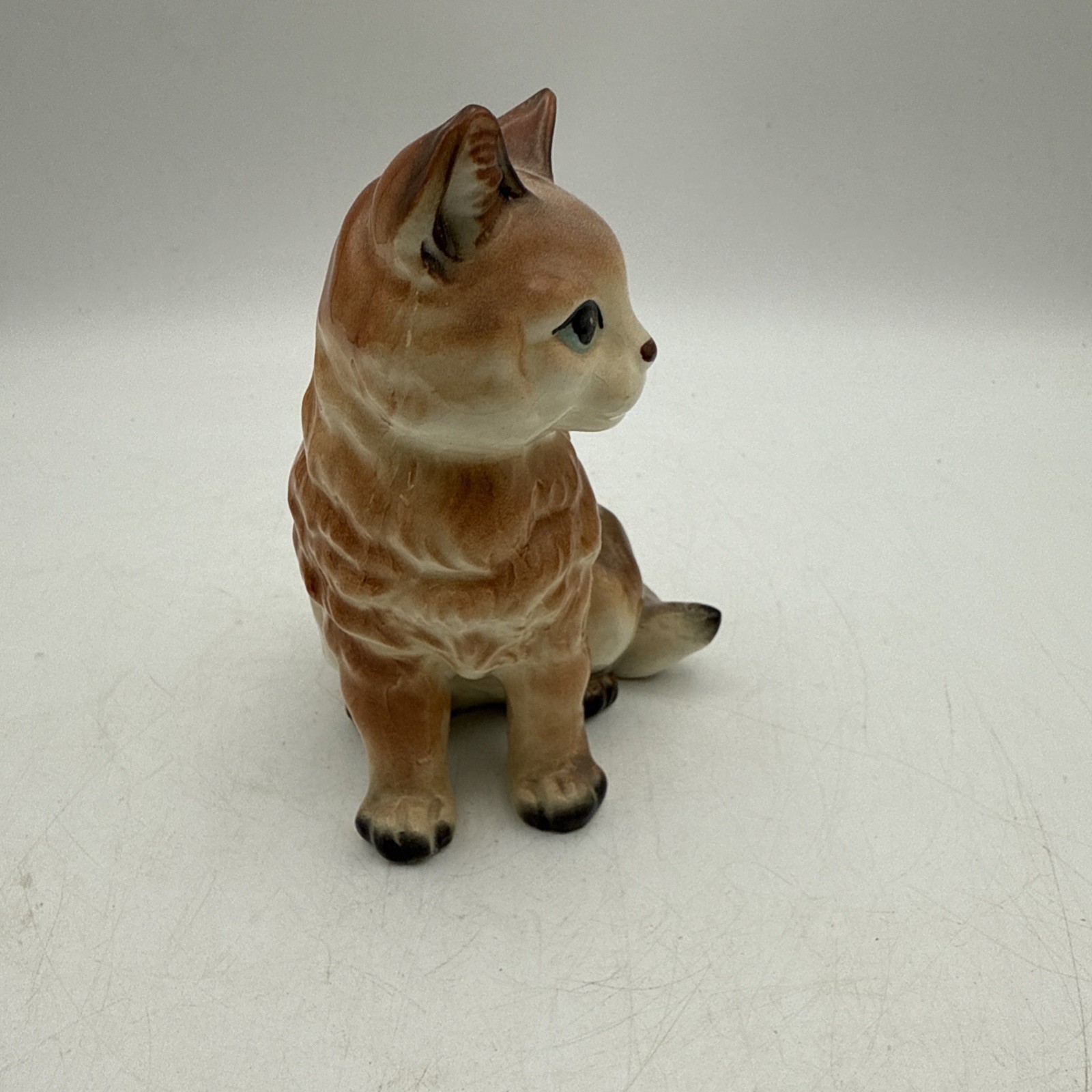 Brinn’s Beige Cat Porcelain made in Japan