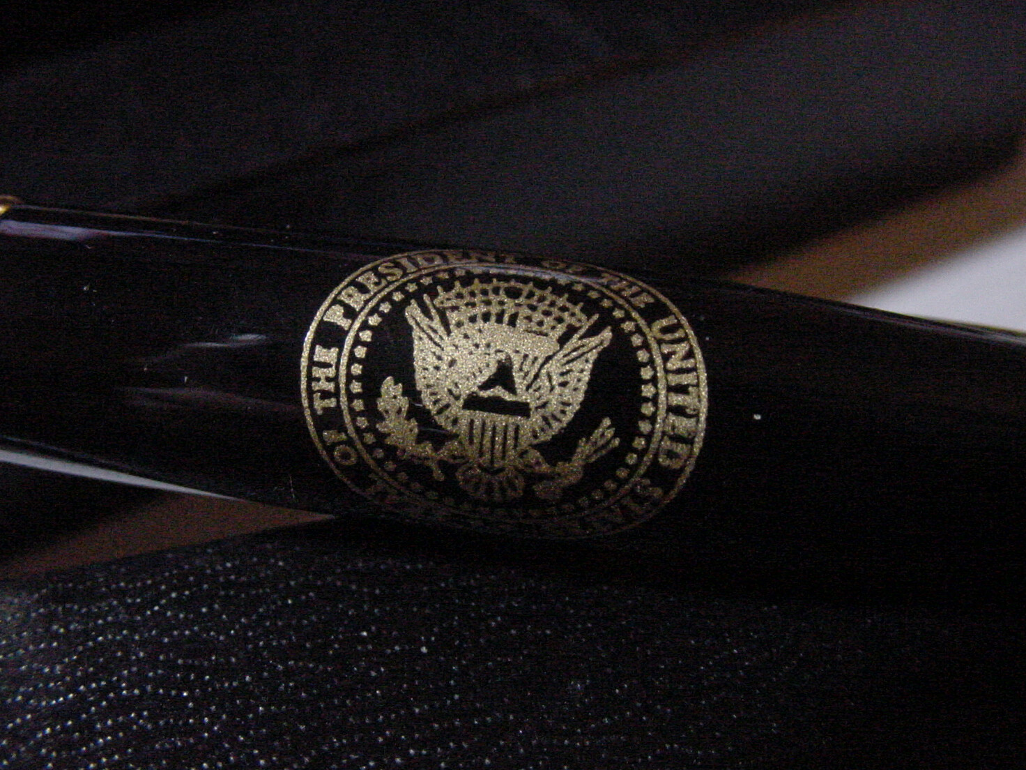 Presidential seal President BARACK OBAMA BLACK Ballpoint Pen – Free Shipping