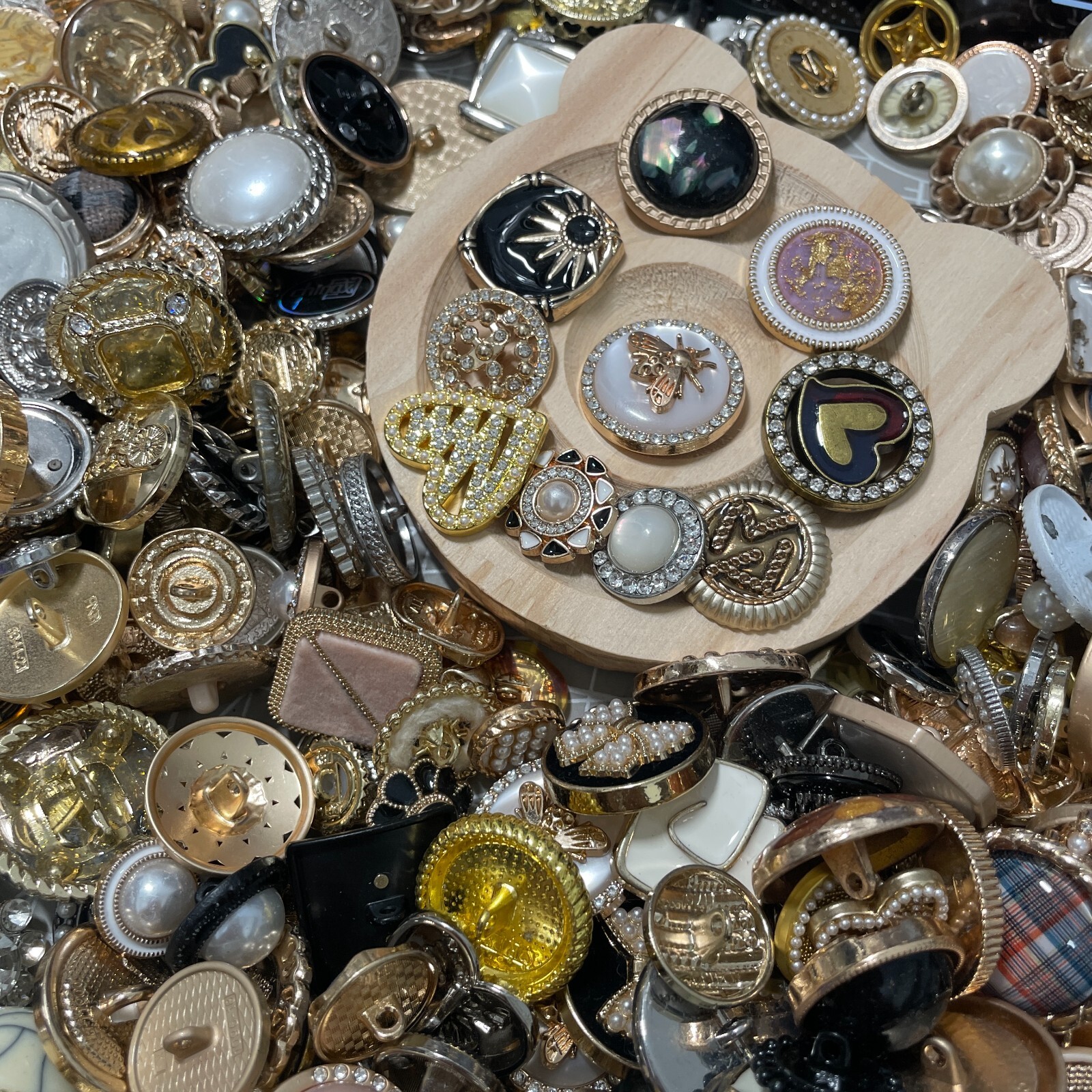 Vintage-nowEstate Sale Buttons Lot 50p Various Sizes Shapes Colors Types Usable