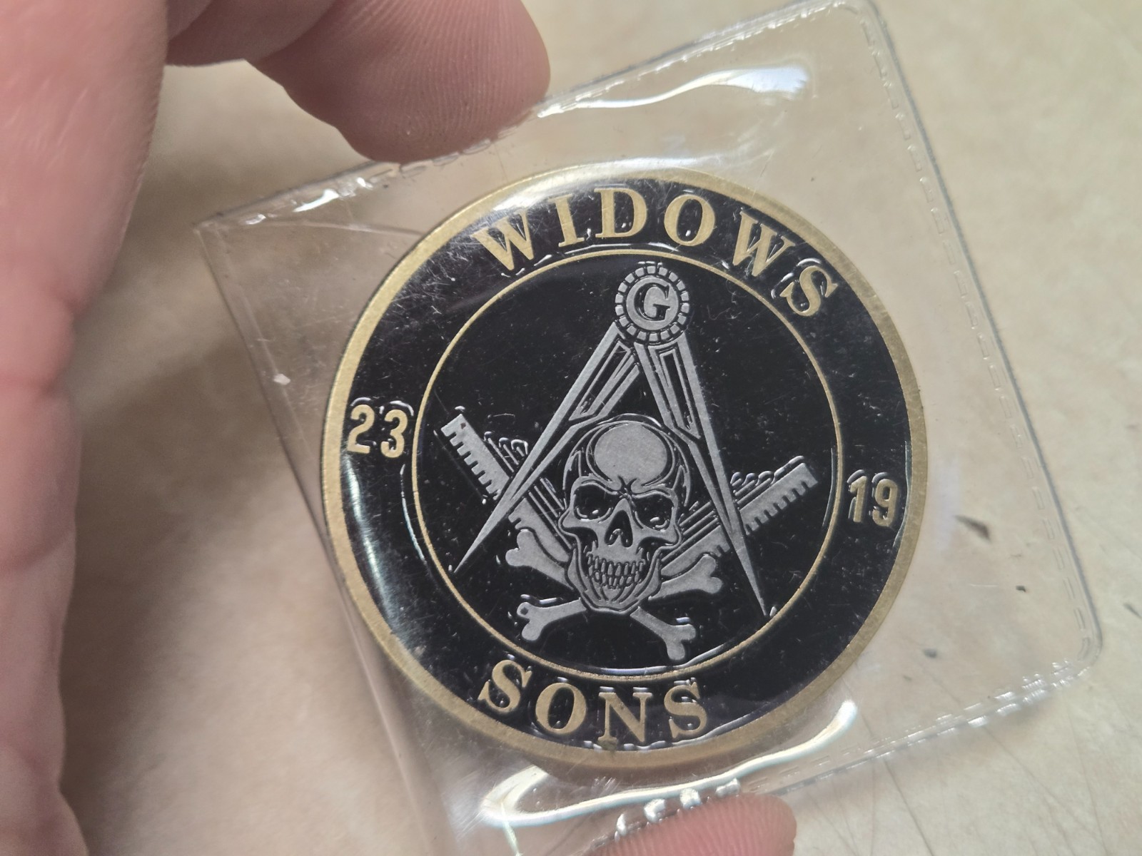 23 19 Raised A mason Branded a Widows Son red Challenge Coin