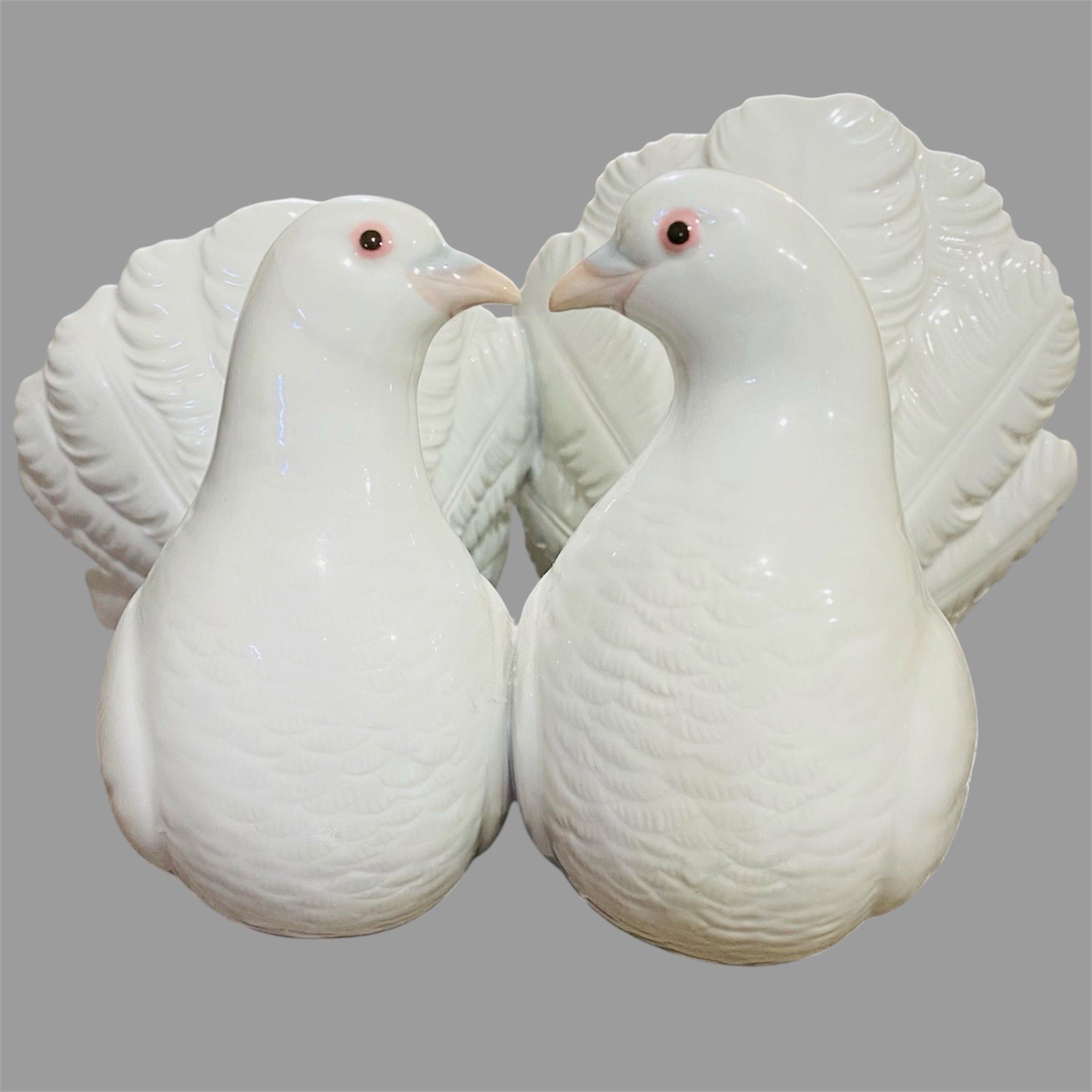 LLADRO Porcelain Figurine COUPLE OF DOVES # 1169 Love Birds
