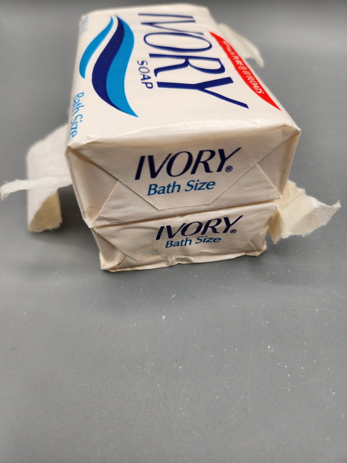 VTG Ivory 2ct Soap Bar Bath Size 4.5 oz Pure It Floats NOS 1989 – PROP