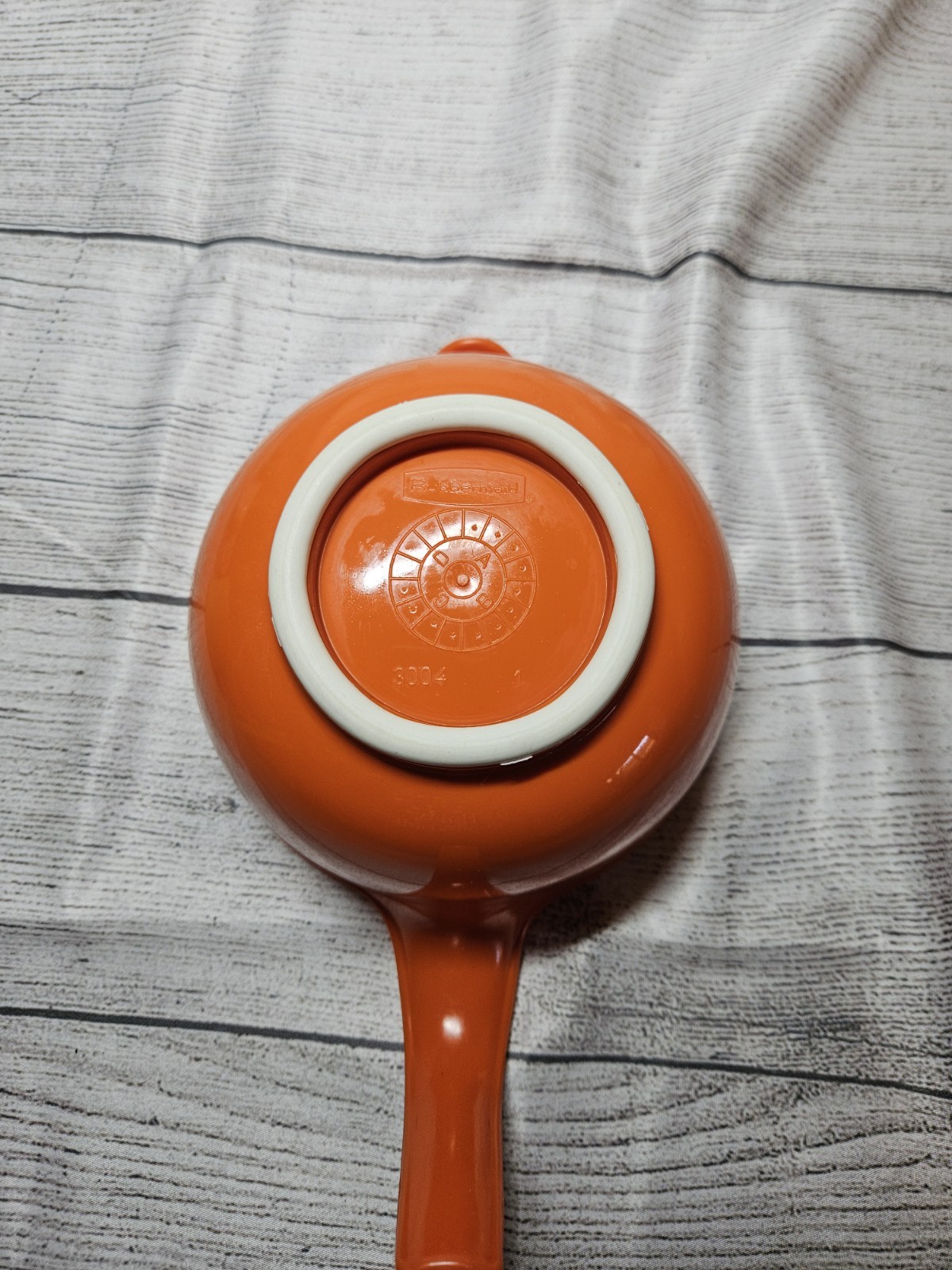 Rubbermaid Orange 3-Cup Batter Bowl/Measuring Bowl #3004, Baking Holiday Meal